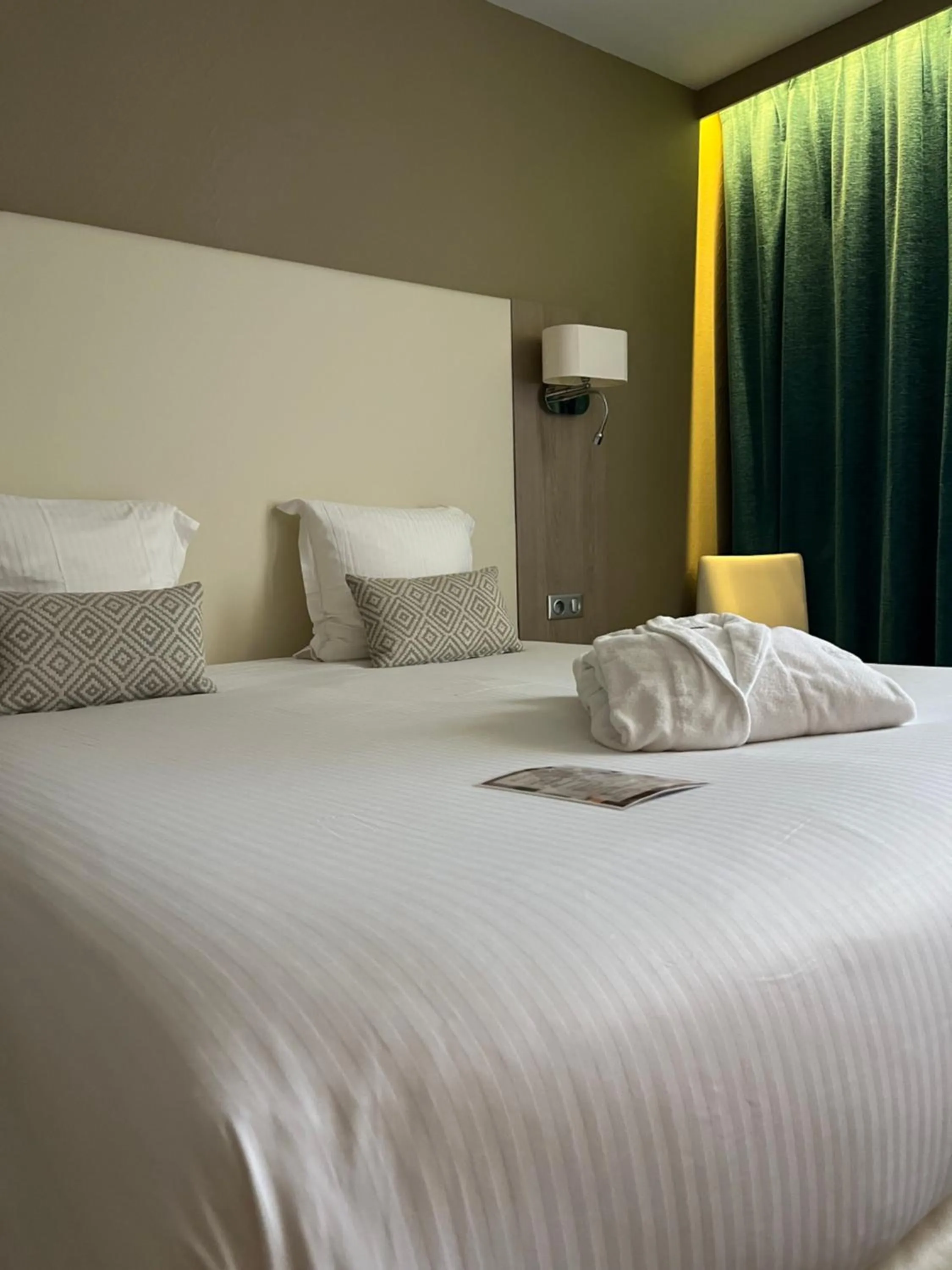 Bed in Hotel Normandy