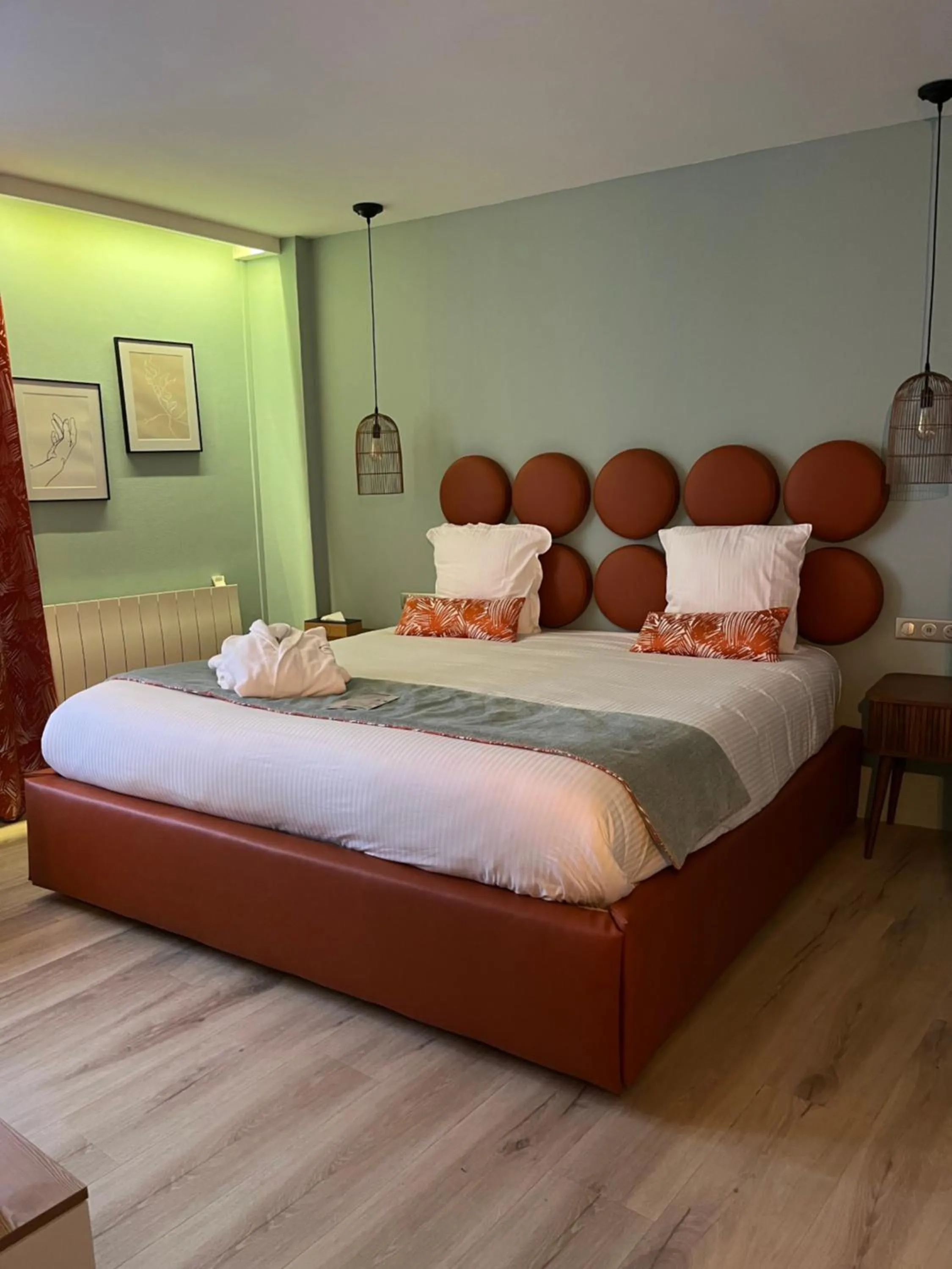 Bedroom, Bed in Hotel Normandy