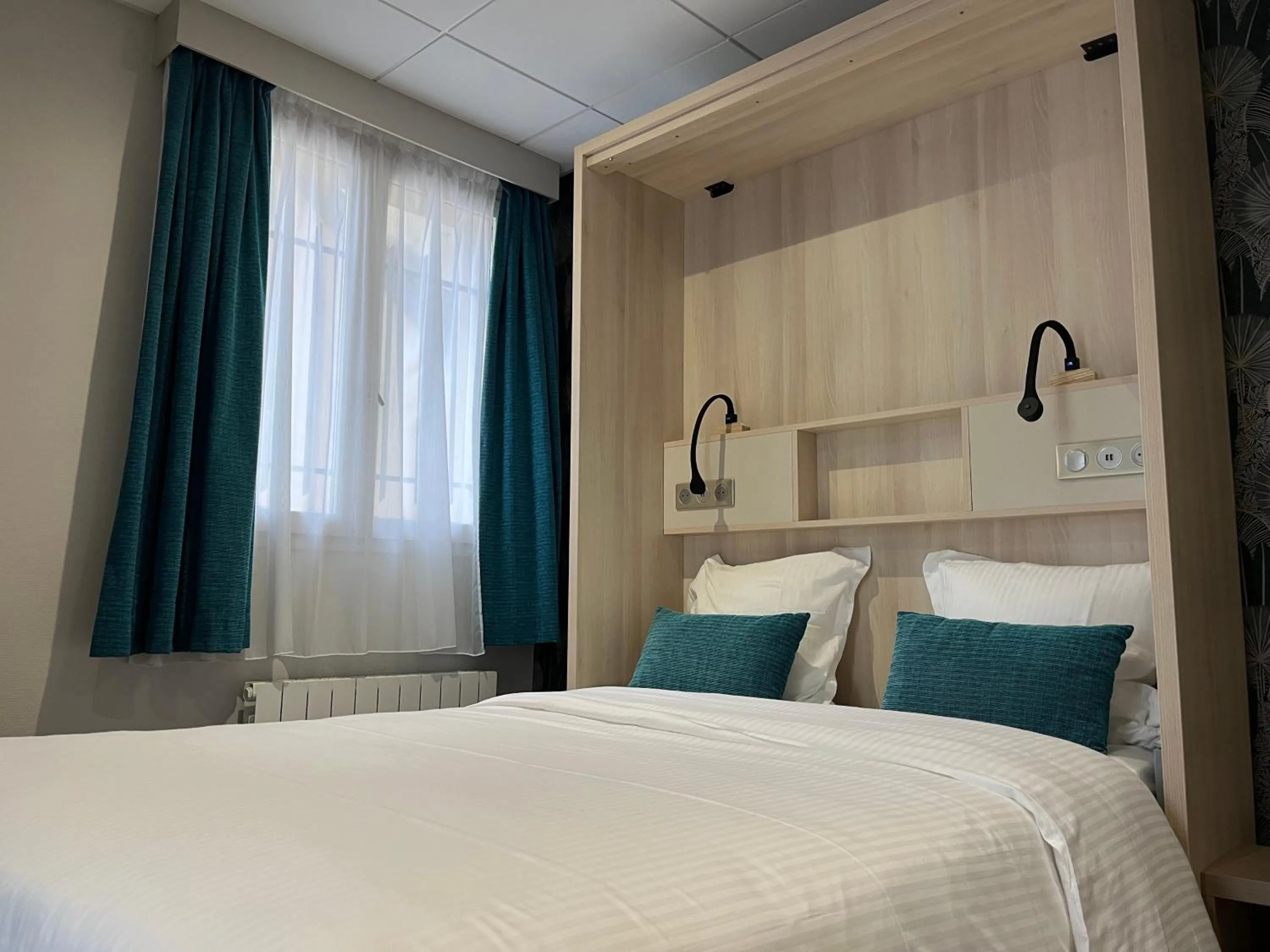 Bedroom, Bed in Hotel Normandy