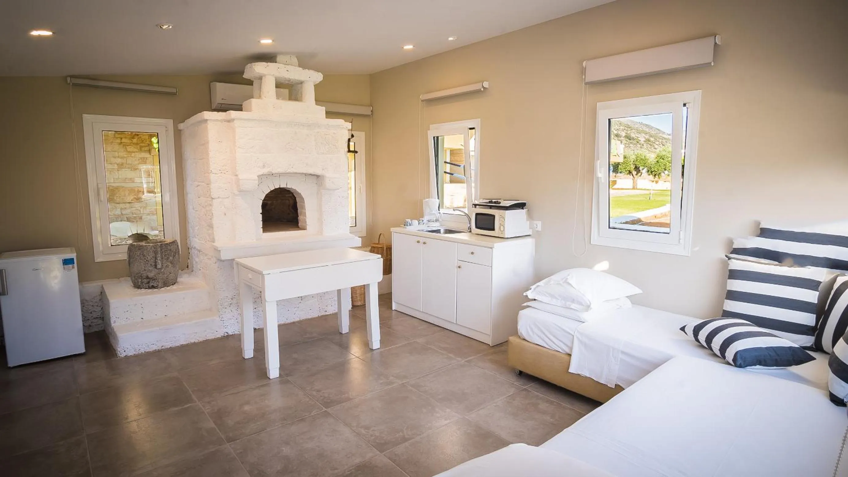 Parthenis Hotel & Suites