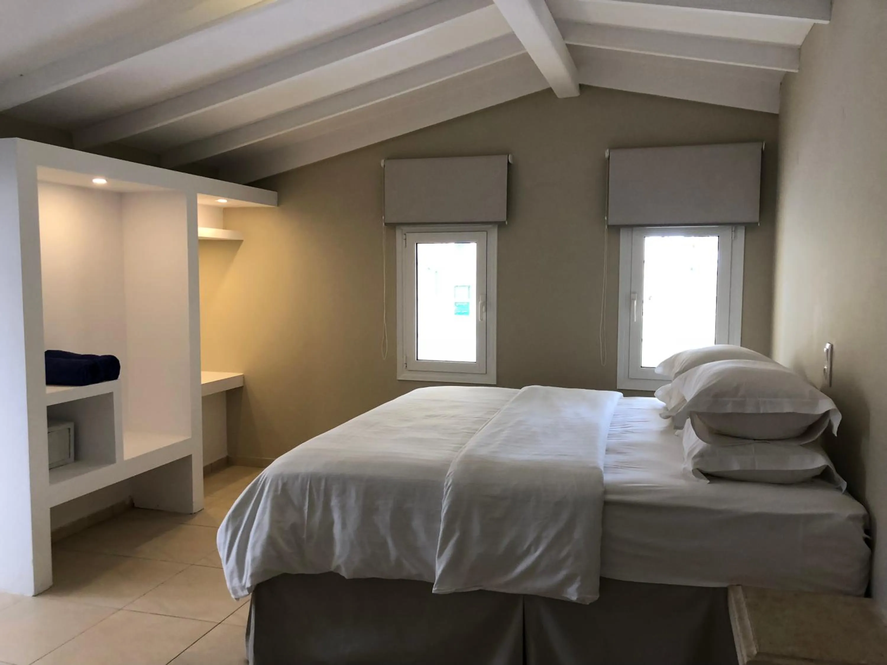 Parthenis Hotel & Suites