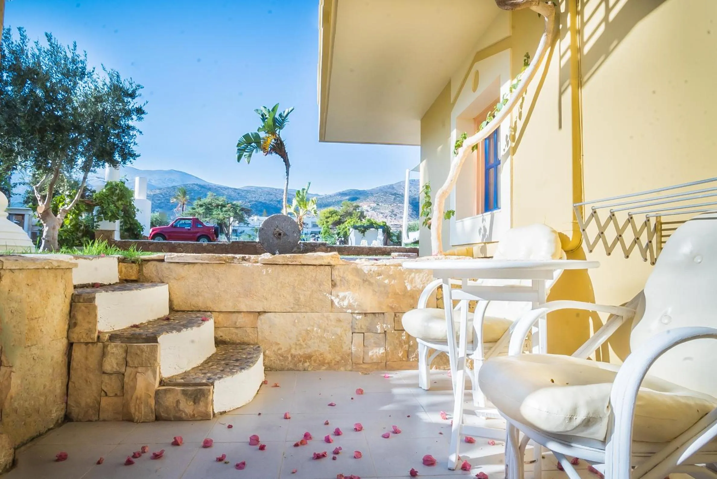 Parthenis Hotel & Suites