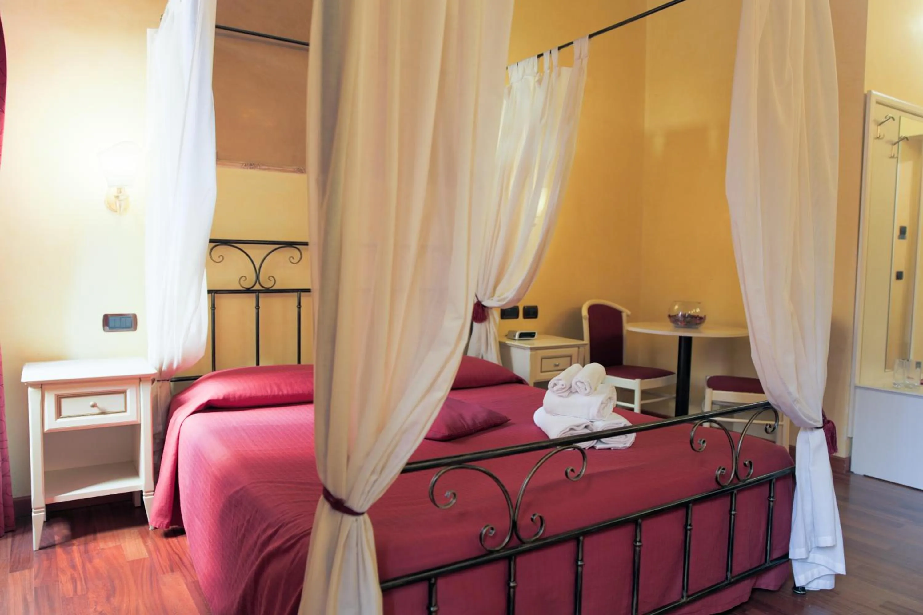 Photo of the whole room, Bed in Sweet Dream Trevi