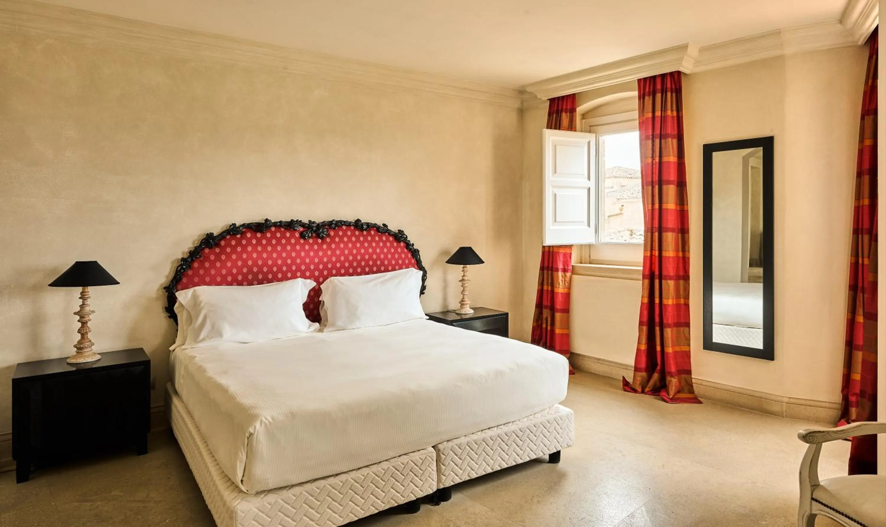 Bedroom, Bed in Palazzo Gattini Luxury Hotel - VRetreats