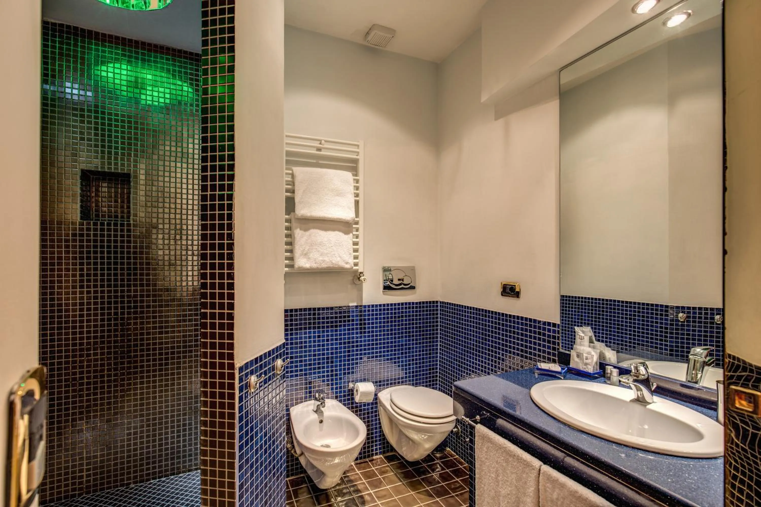 Shower in Relais Conte Di Cavour De Luxe