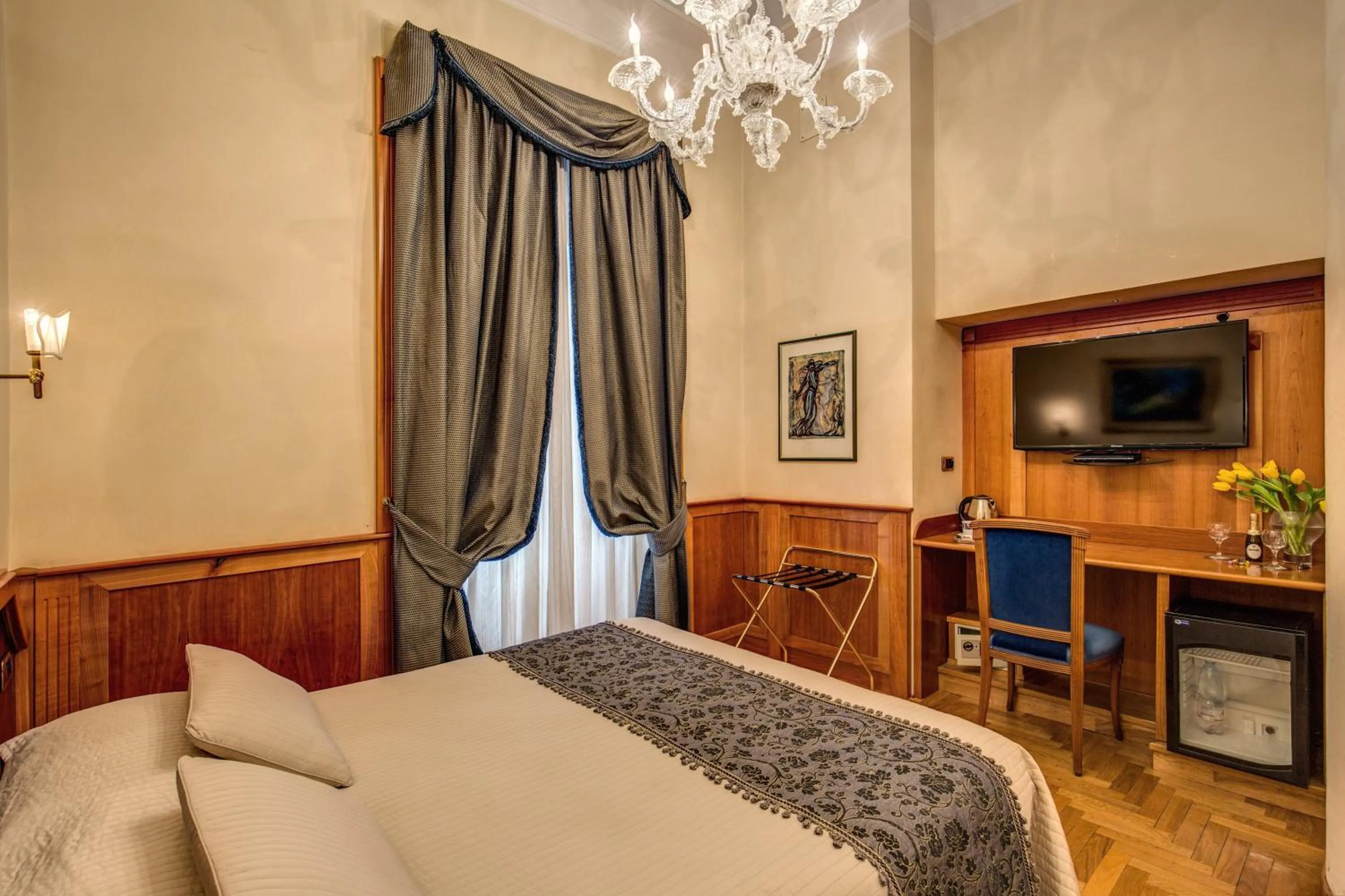 Photo of the whole room, Bed in Relais Conte Di Cavour De Luxe