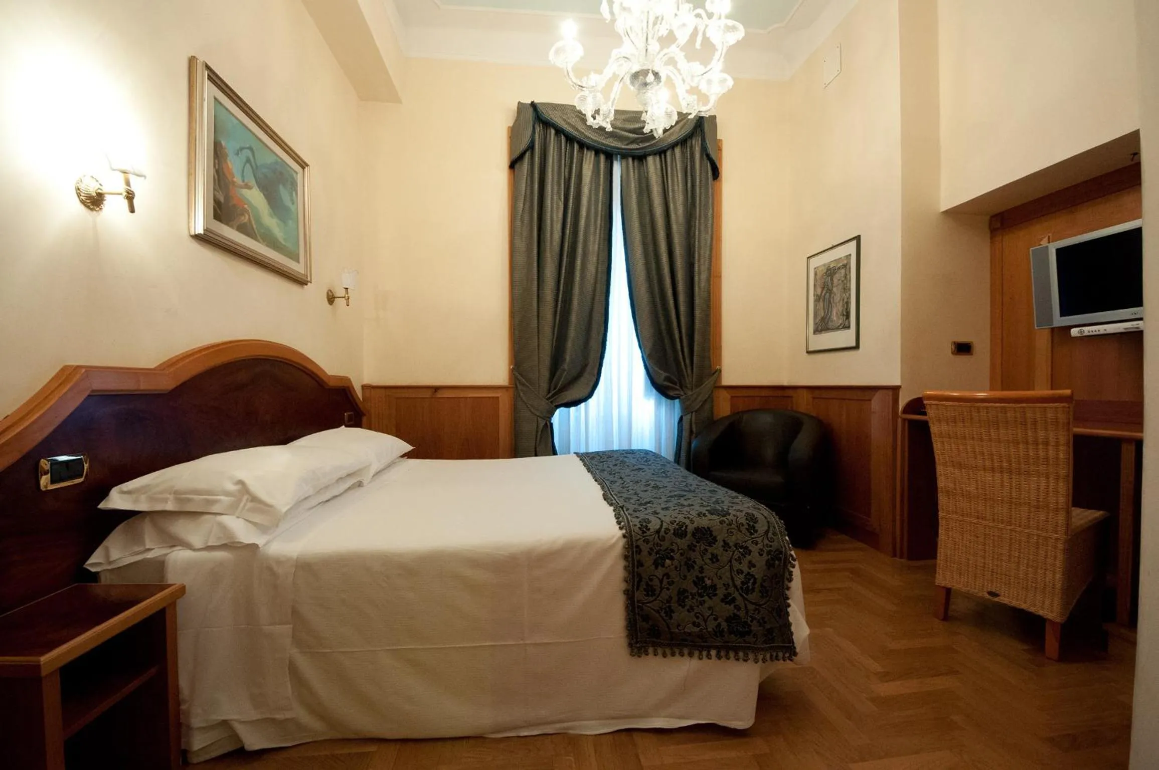Photo of the whole room, Bed in Relais Conte Di Cavour De Luxe