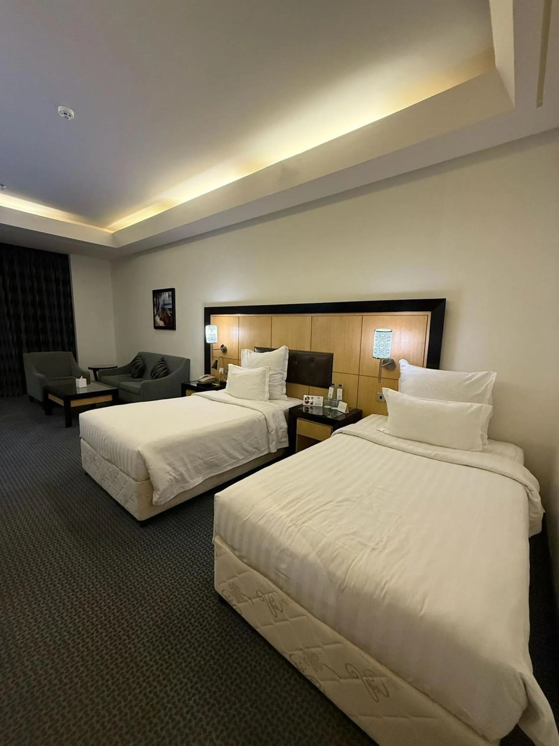 Photo of the whole room, Bed in Sunday Business Avenue Formerly Rand Hotel