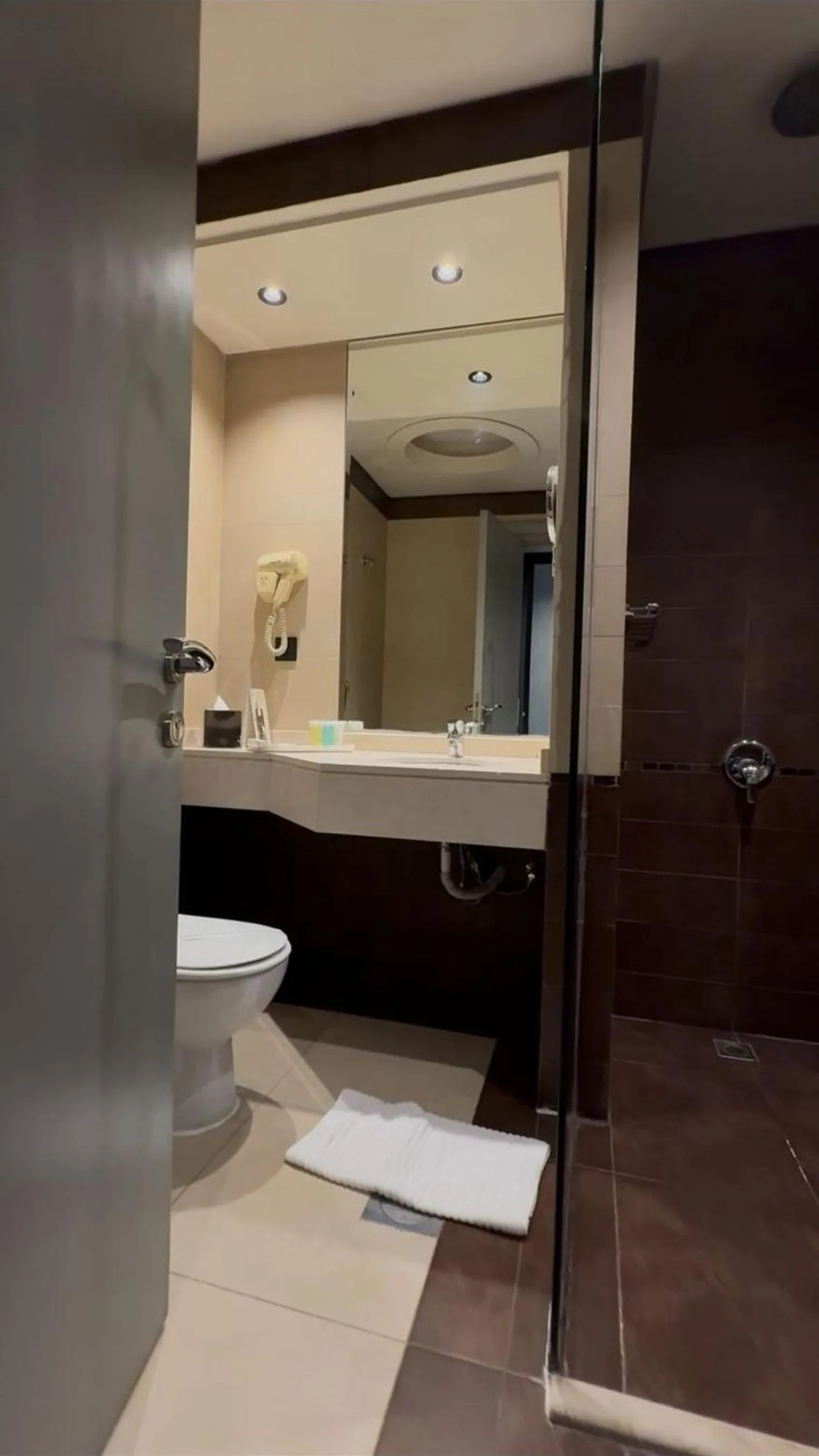 Bathroom in Sunday Business Avenue Formerly Rand Hotel