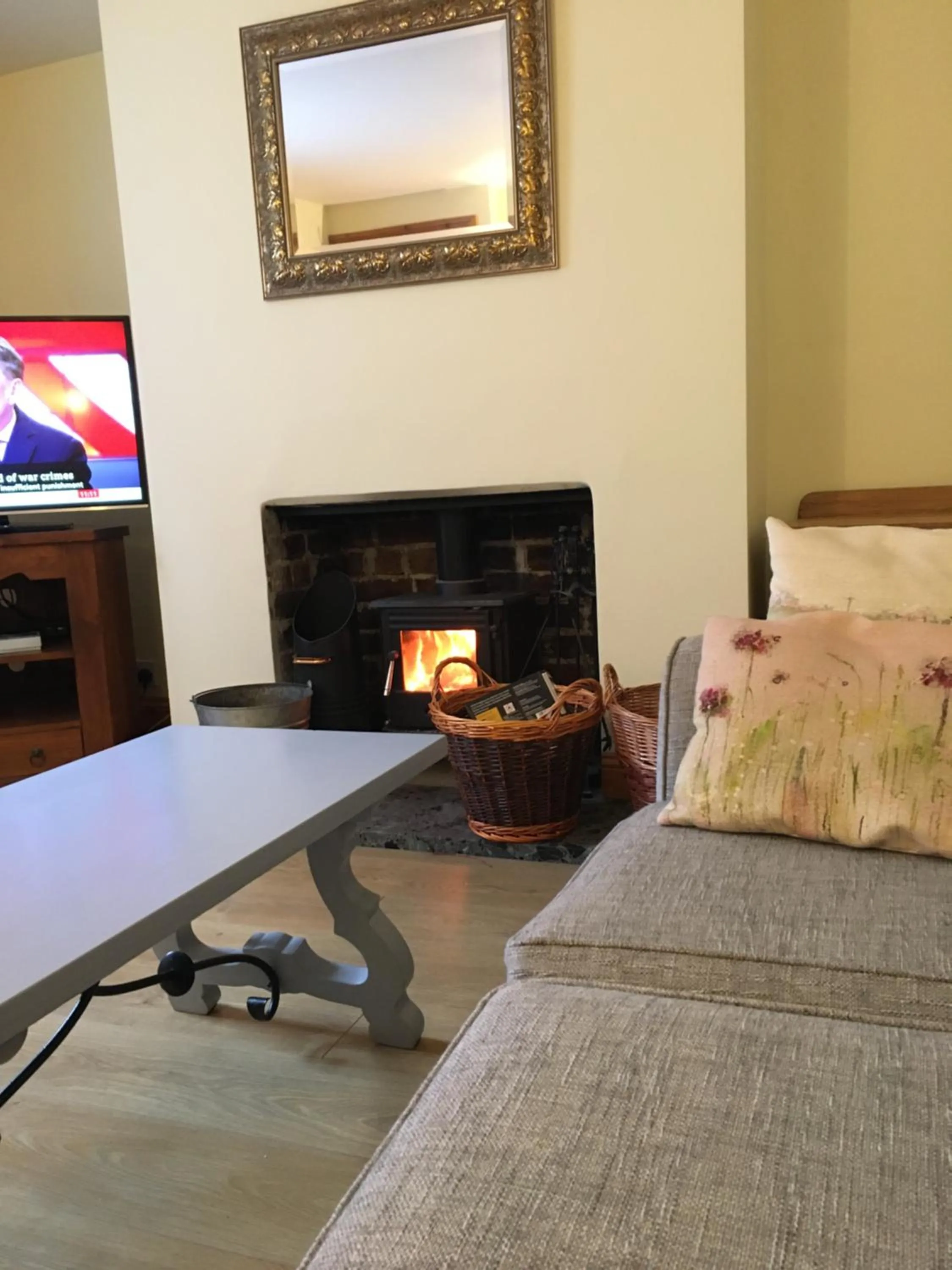 Seating area, Bed in Ballacowell