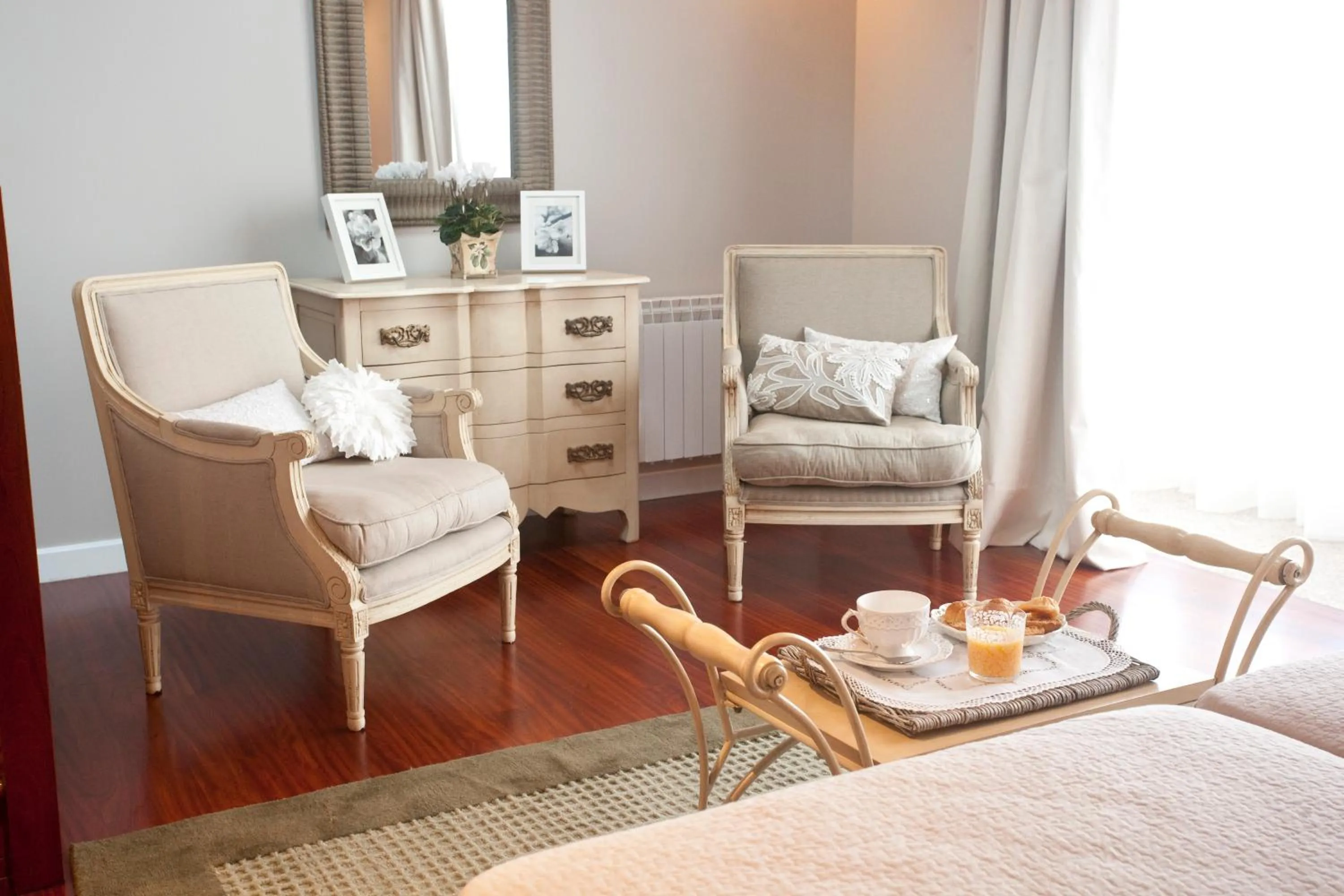 Seating area, Bed in Inicia Cruceiro do Galo