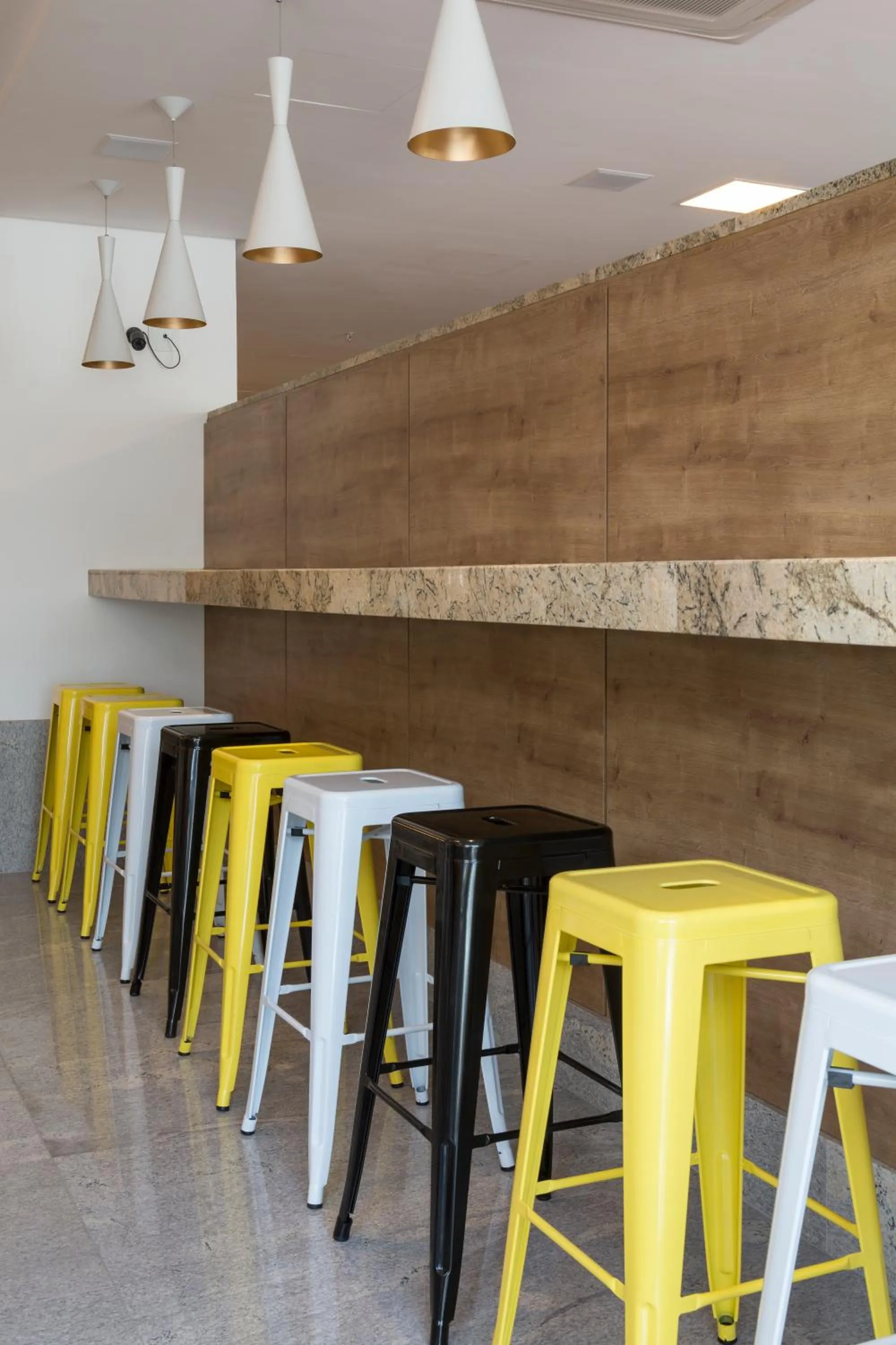 Restaurant/places to eat in Go Inn Vitória