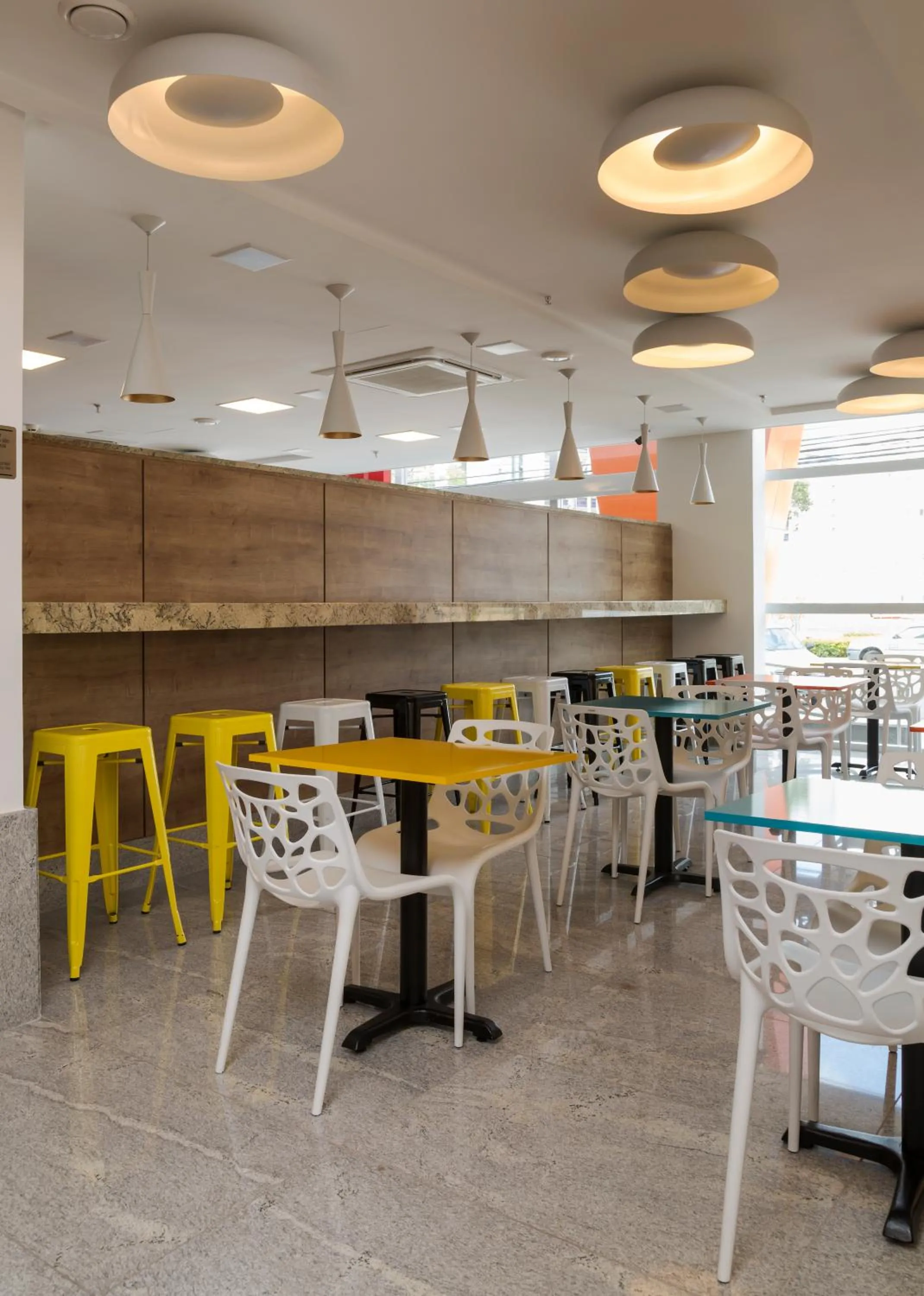 Restaurant/places to eat in Go Inn Vitória