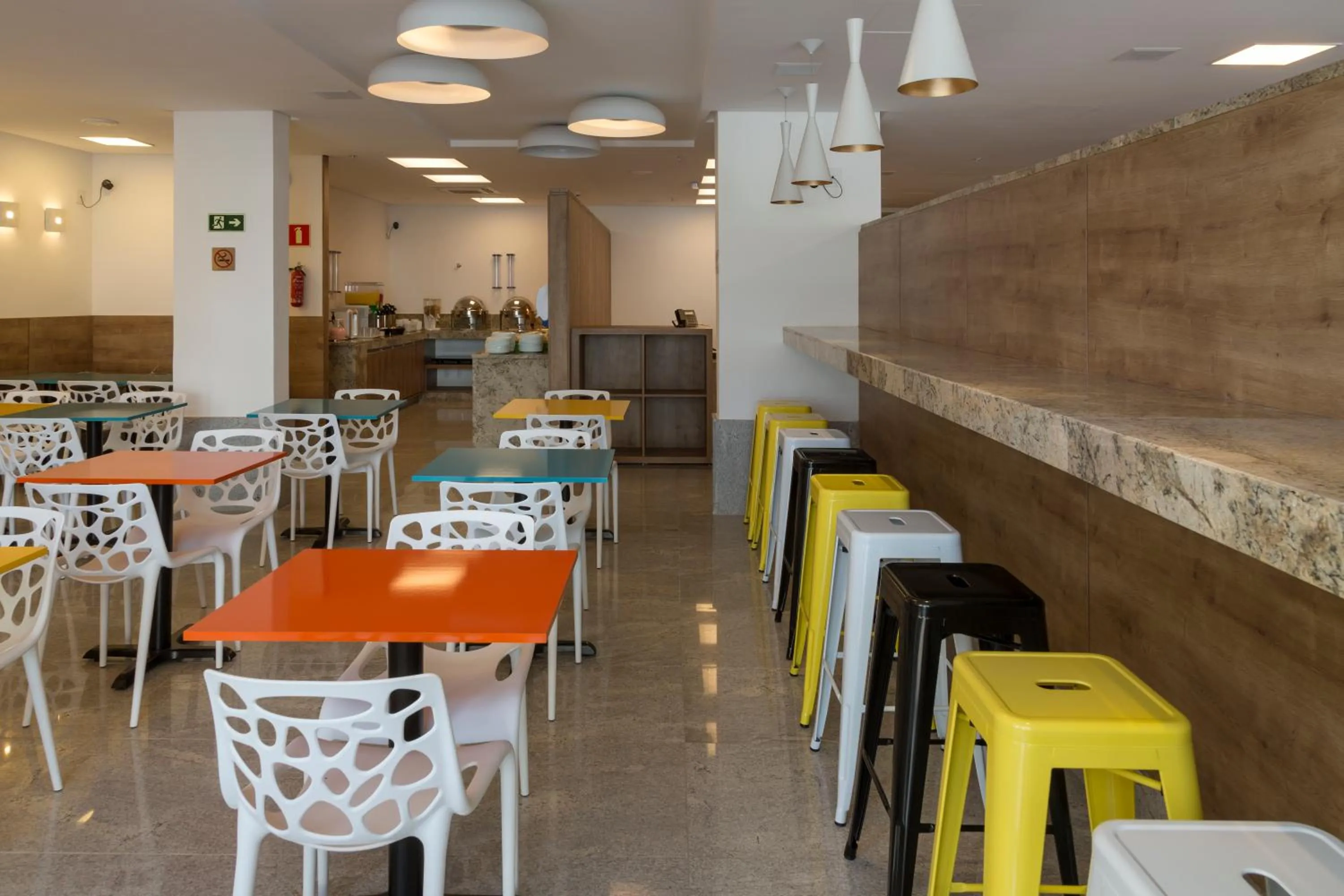 Restaurant/places to eat in Go Inn Vitória