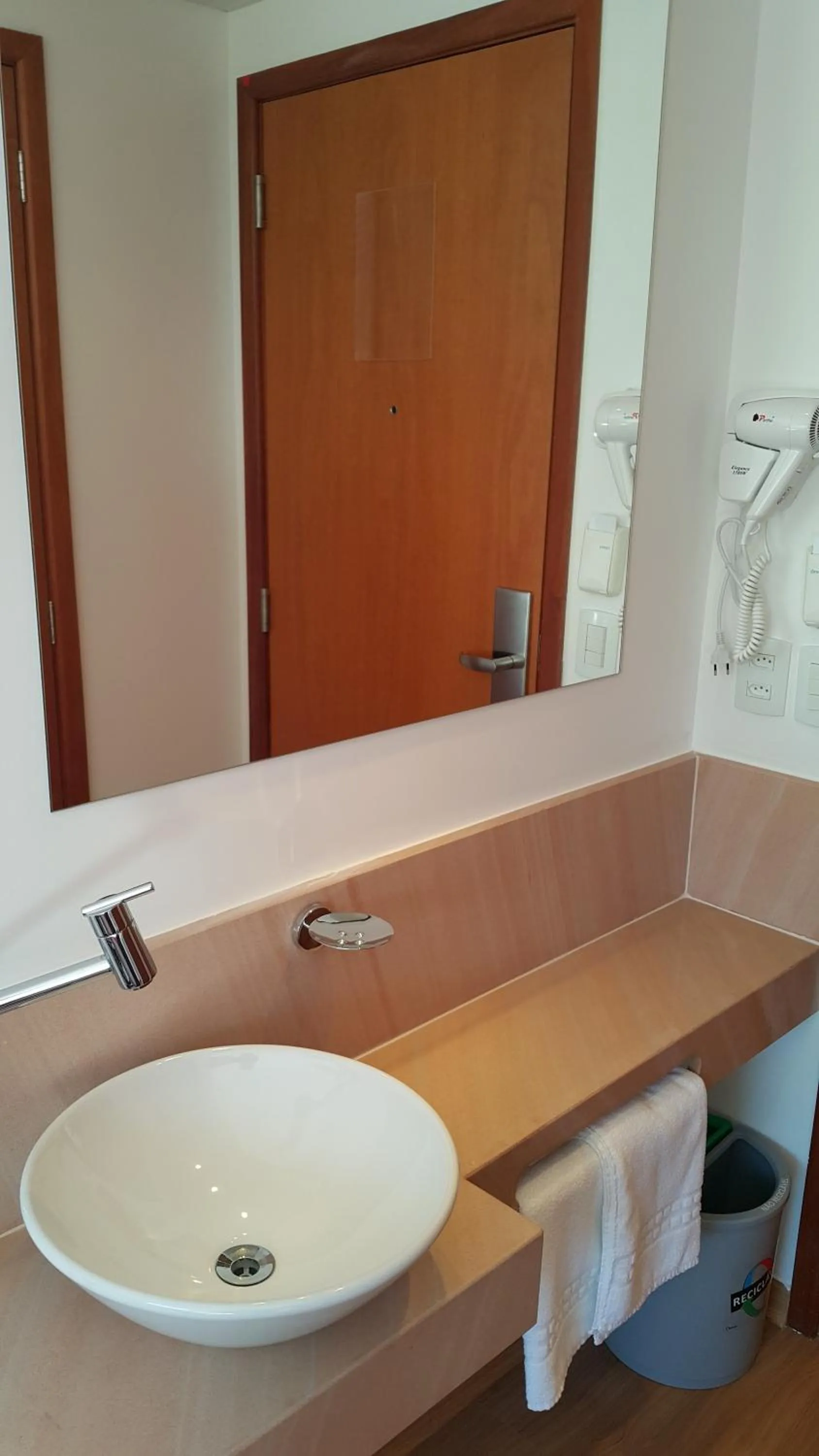 Property building in Go Inn Vitória