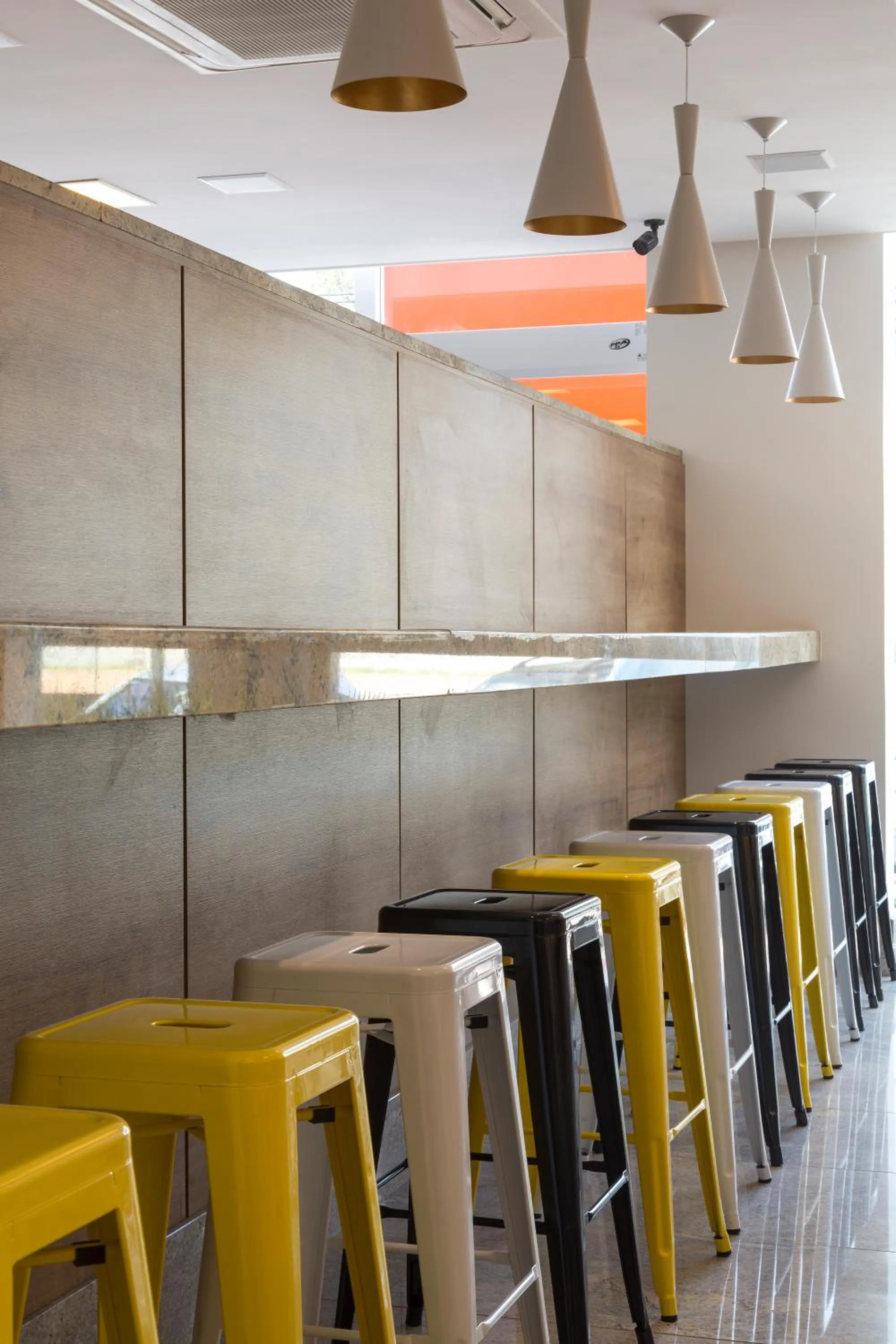 Restaurant/places to eat in Go Inn Vitória