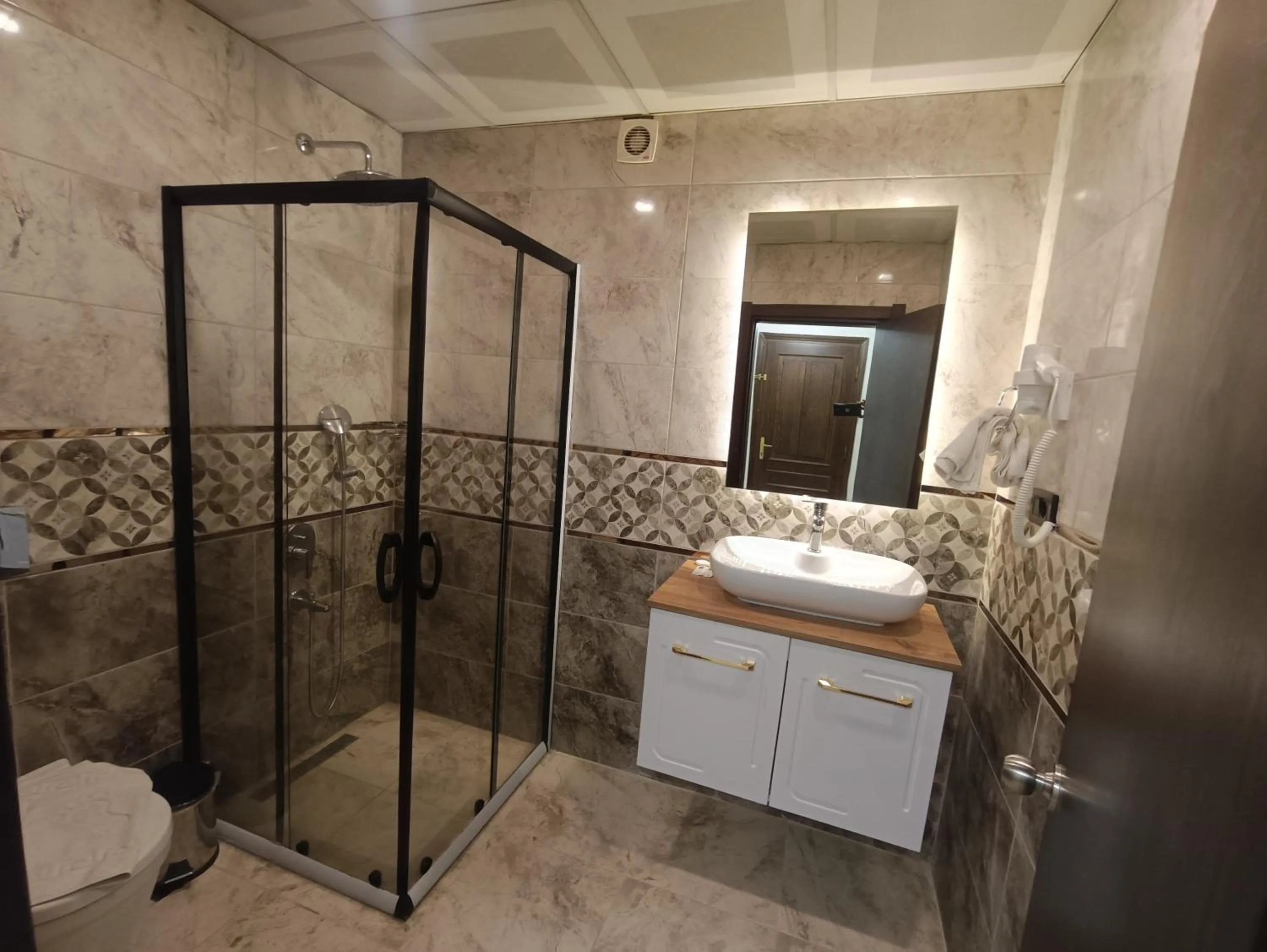 Shower in Villa Sofia