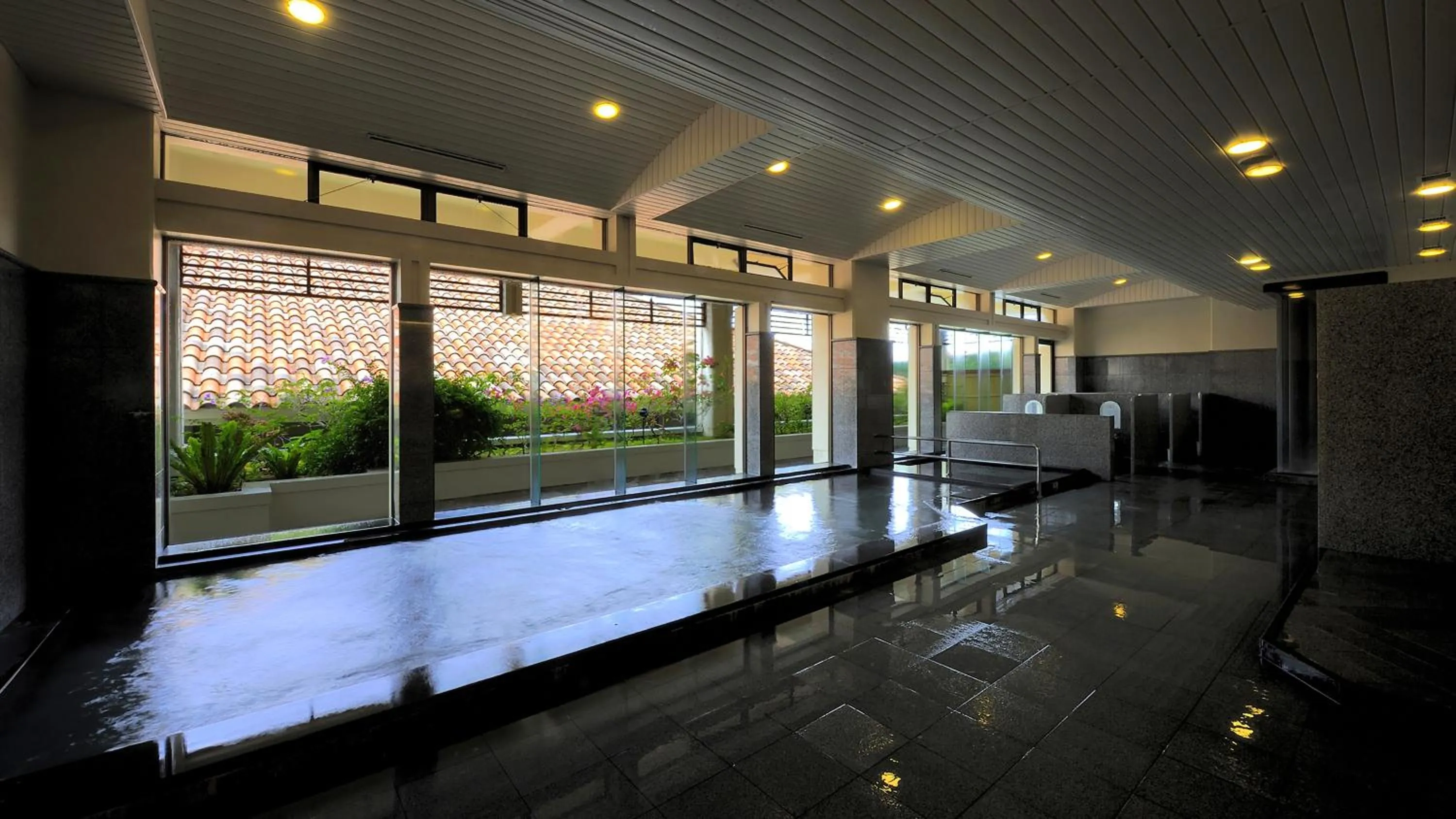 Public Bath in The Busena Terrace