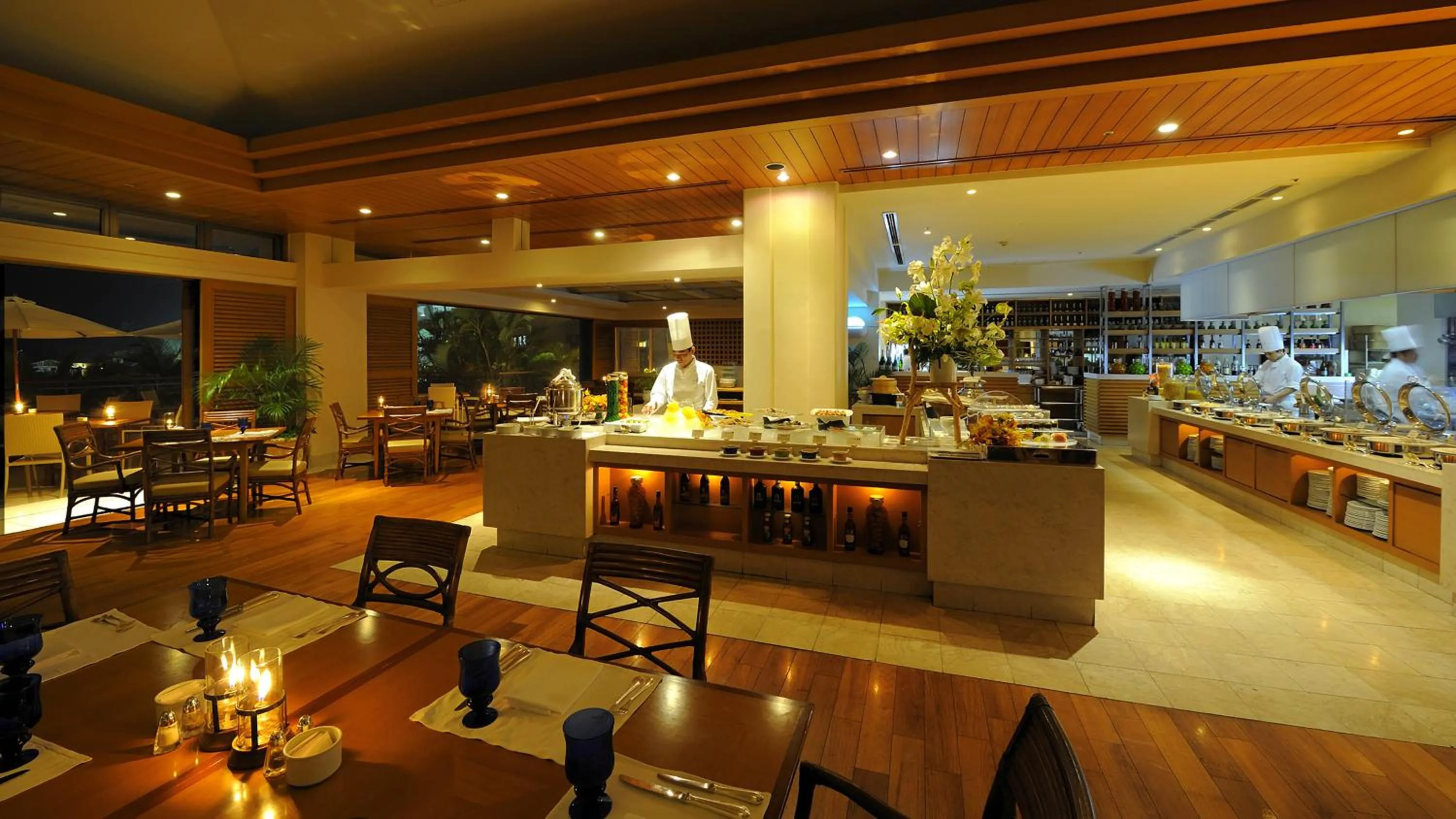 Restaurant/places to eat in The Busena Terrace