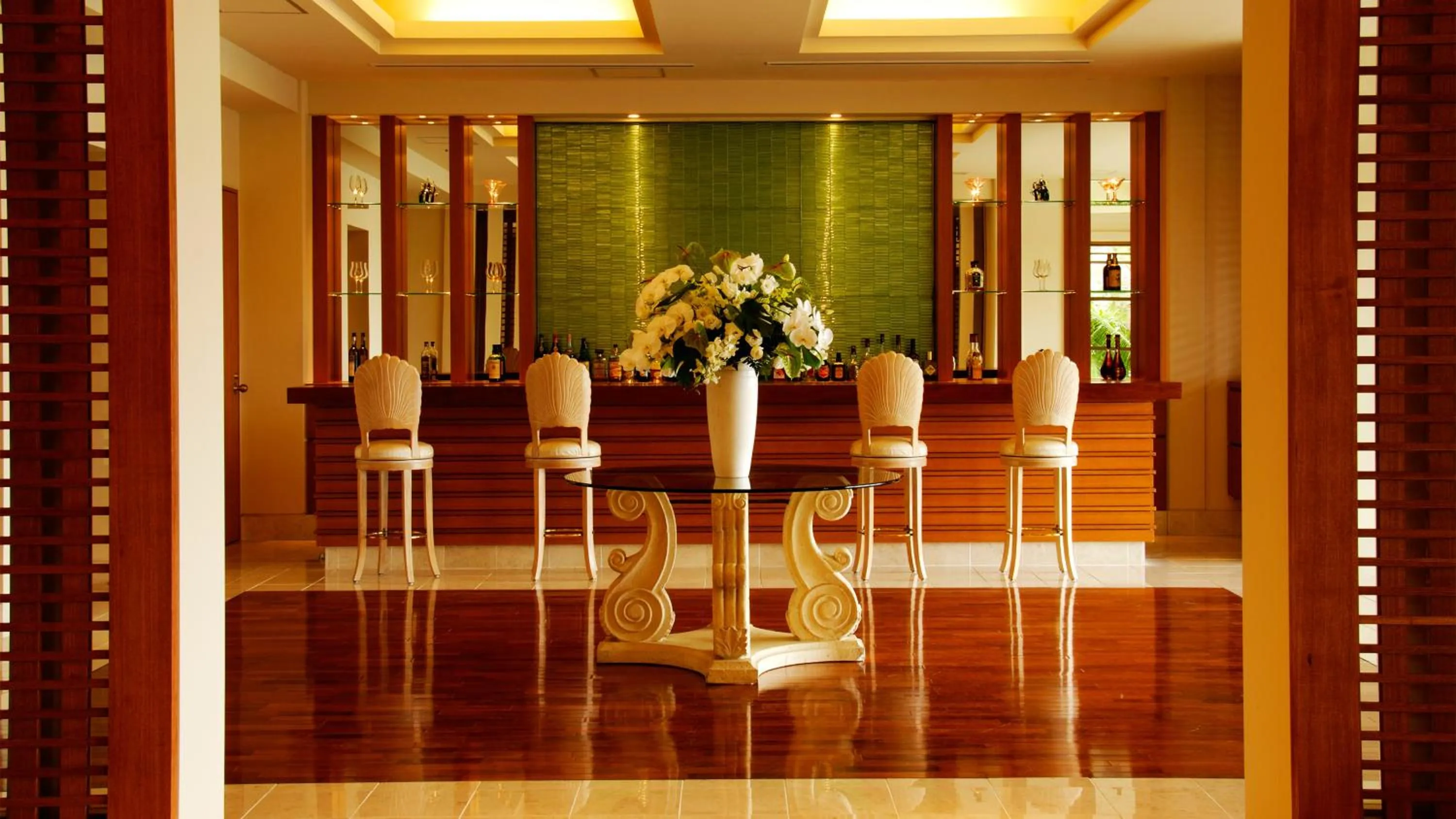 Restaurant/places to eat in The Busena Terrace