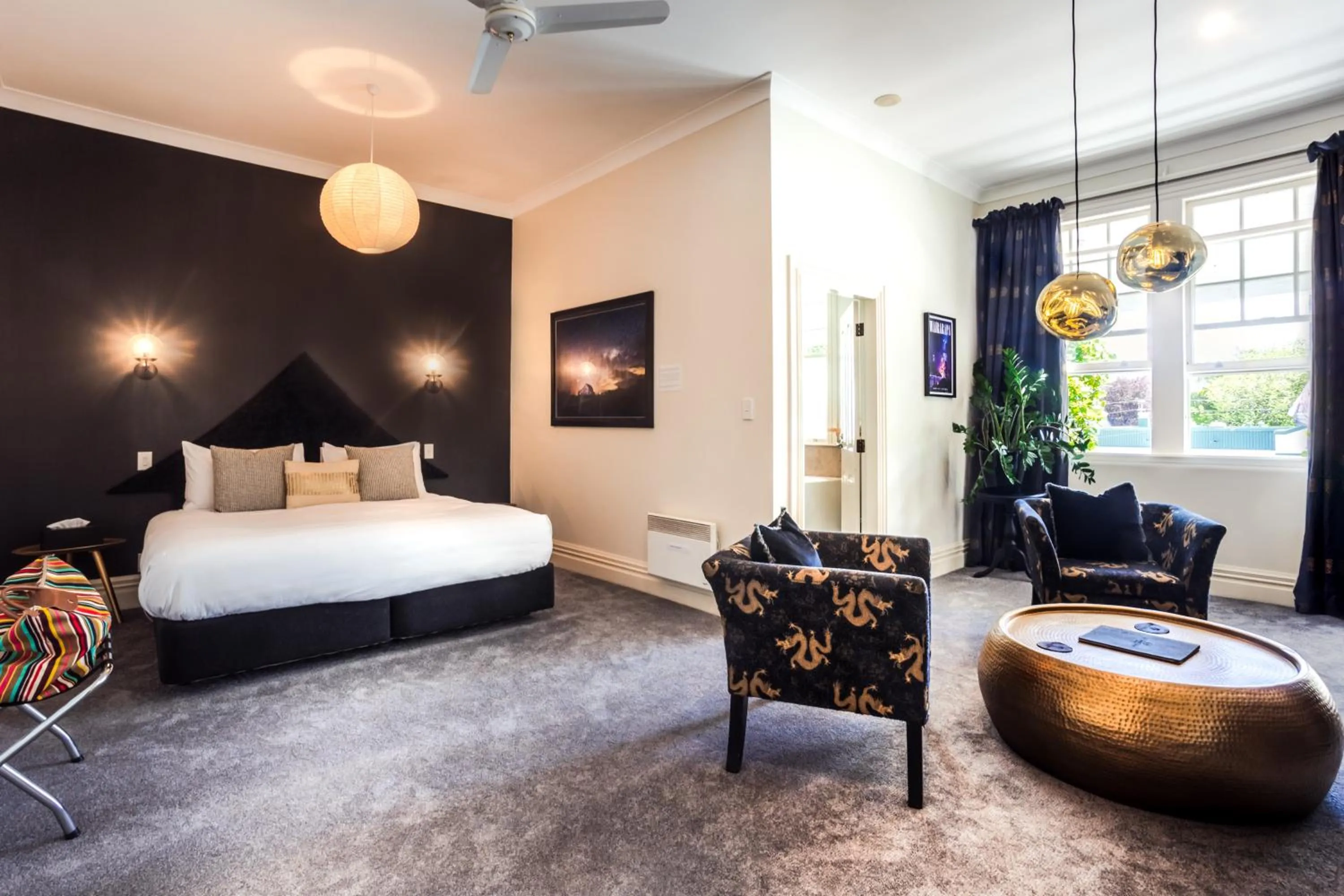 Bed in The White Swan Hotel