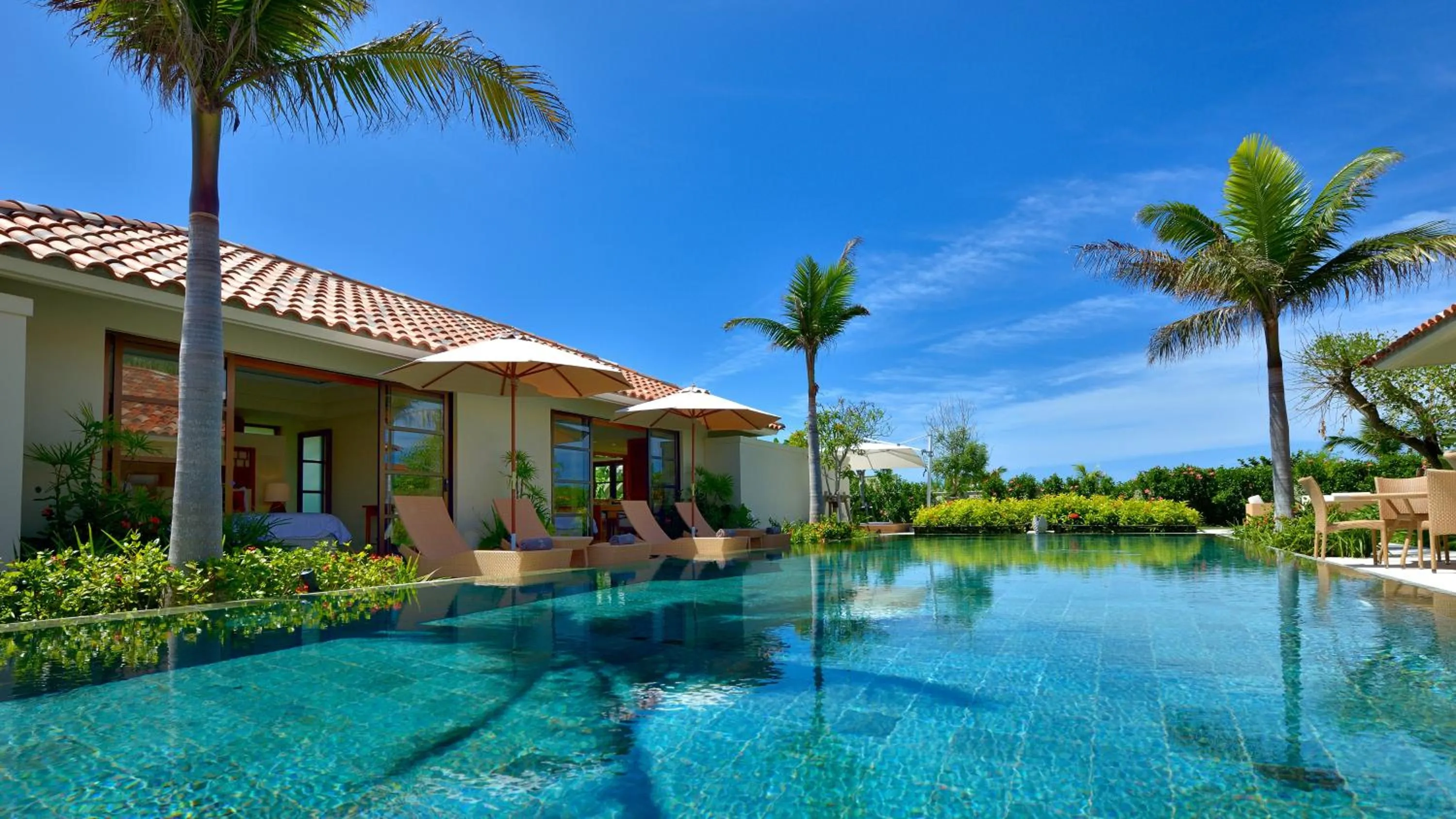 Day in The Uza Terrace Beach Club Villas