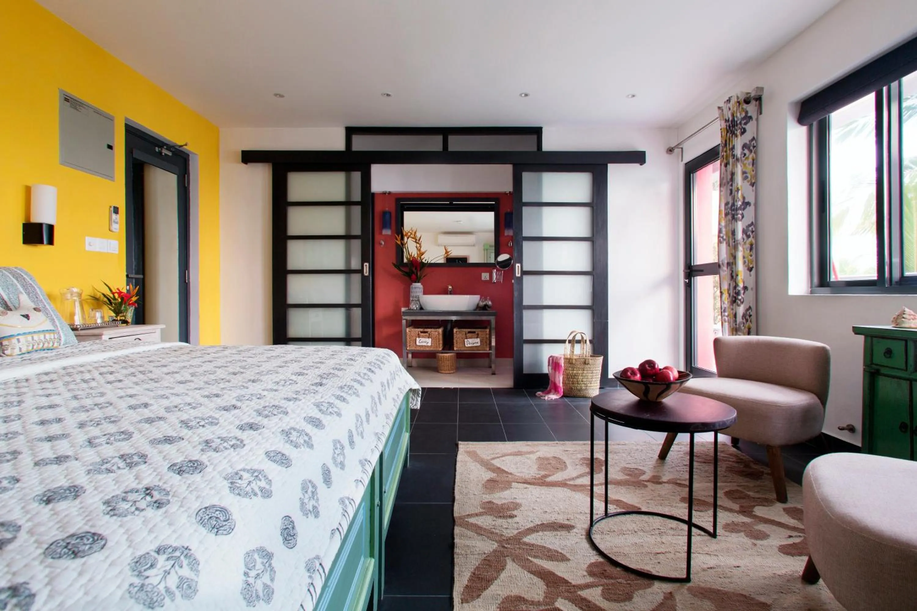 Bedroom, Bed in Owl and the Pussycat Hotel & Restaurant