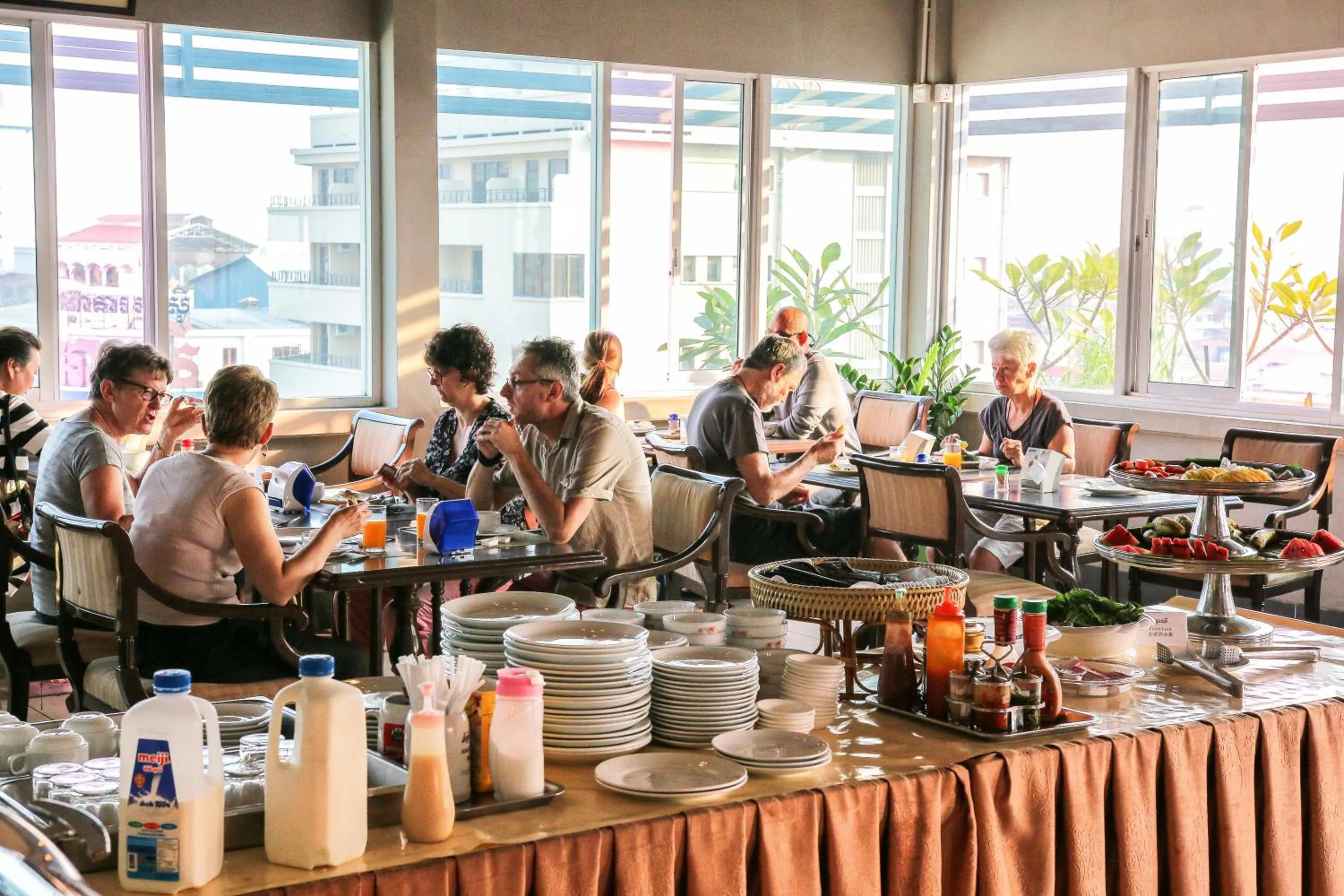 Restaurant/places to eat in Paradise Hotel