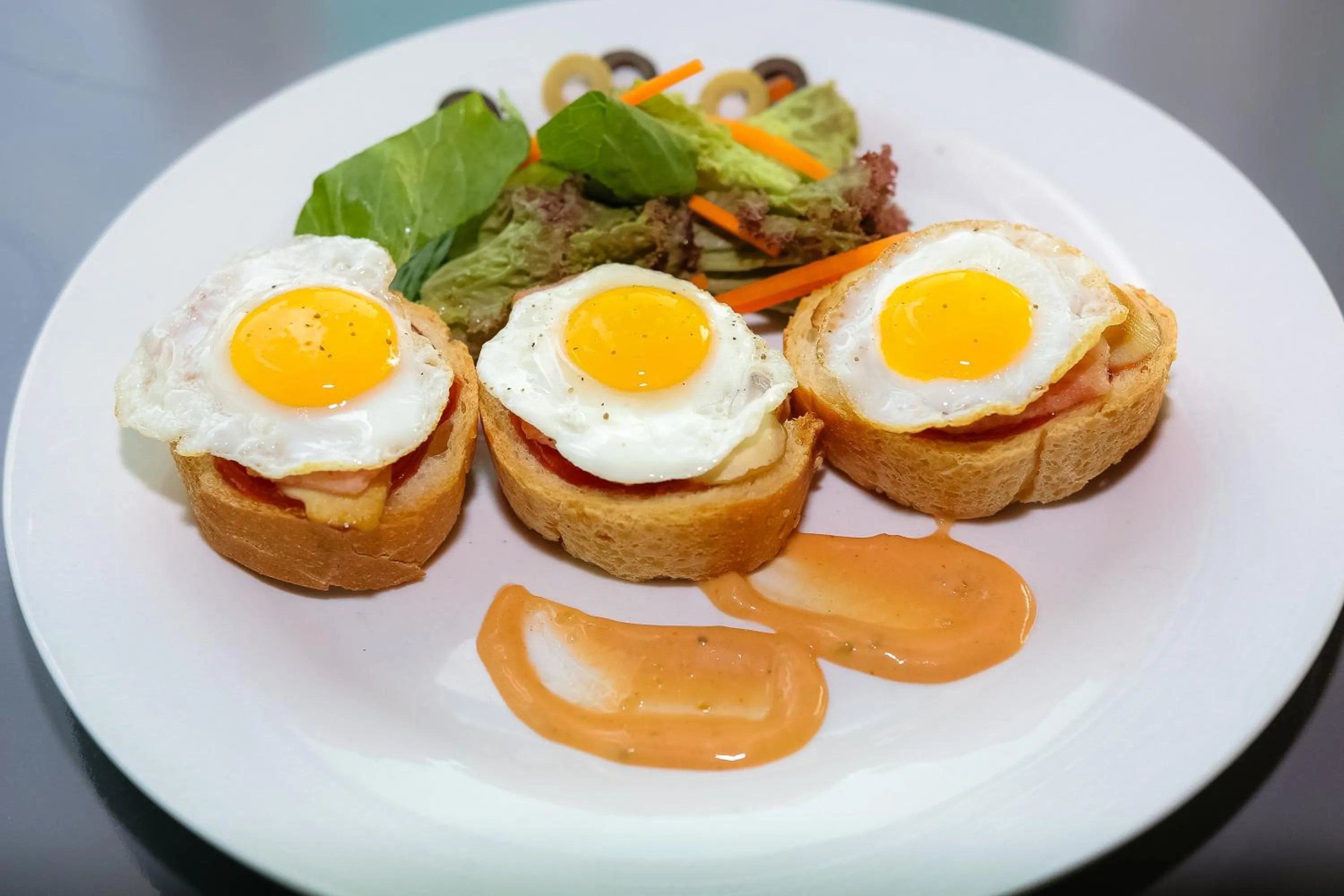 Food and drinks in Paradise Hotel