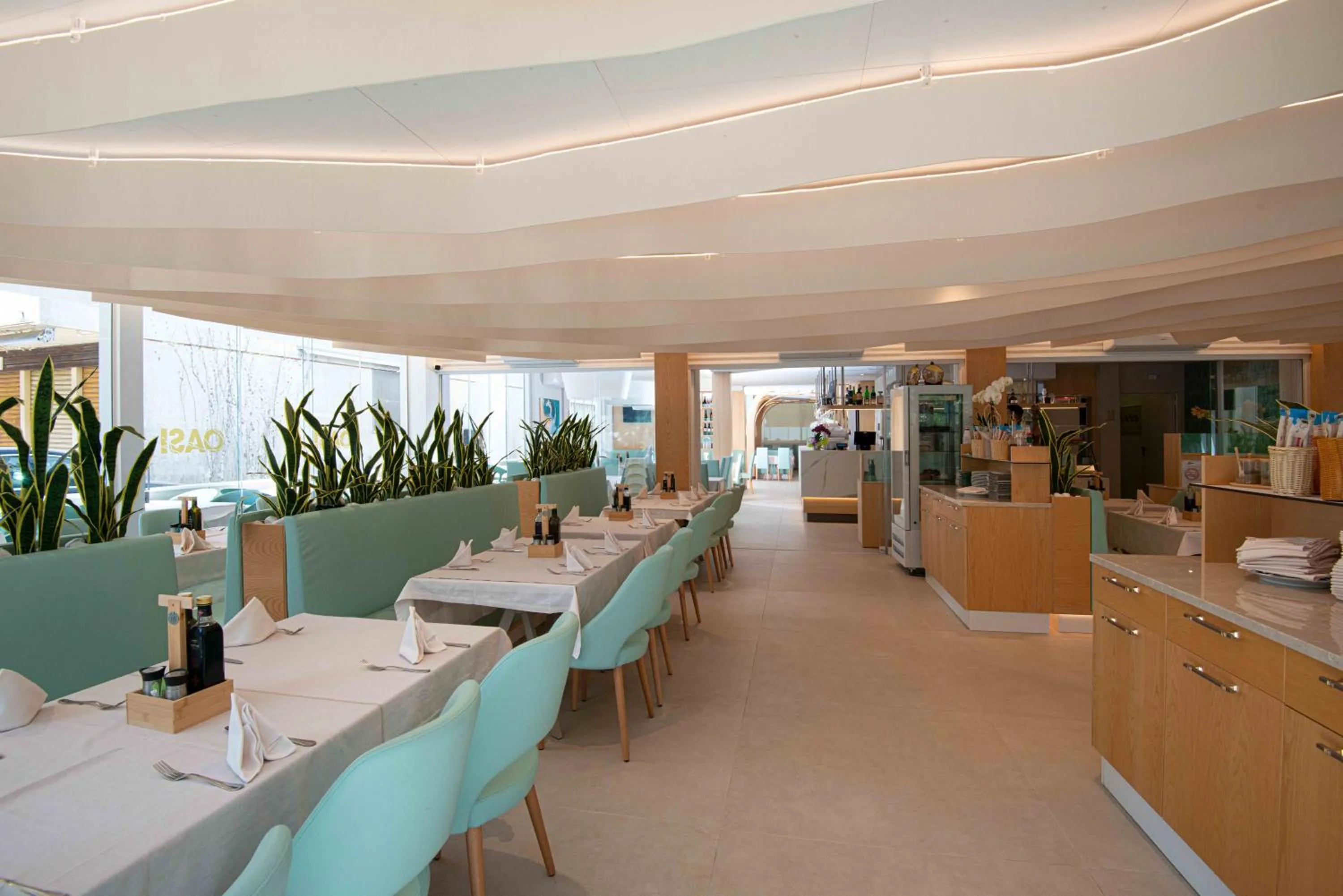 Restaurant/places to eat in Hotel Oasi