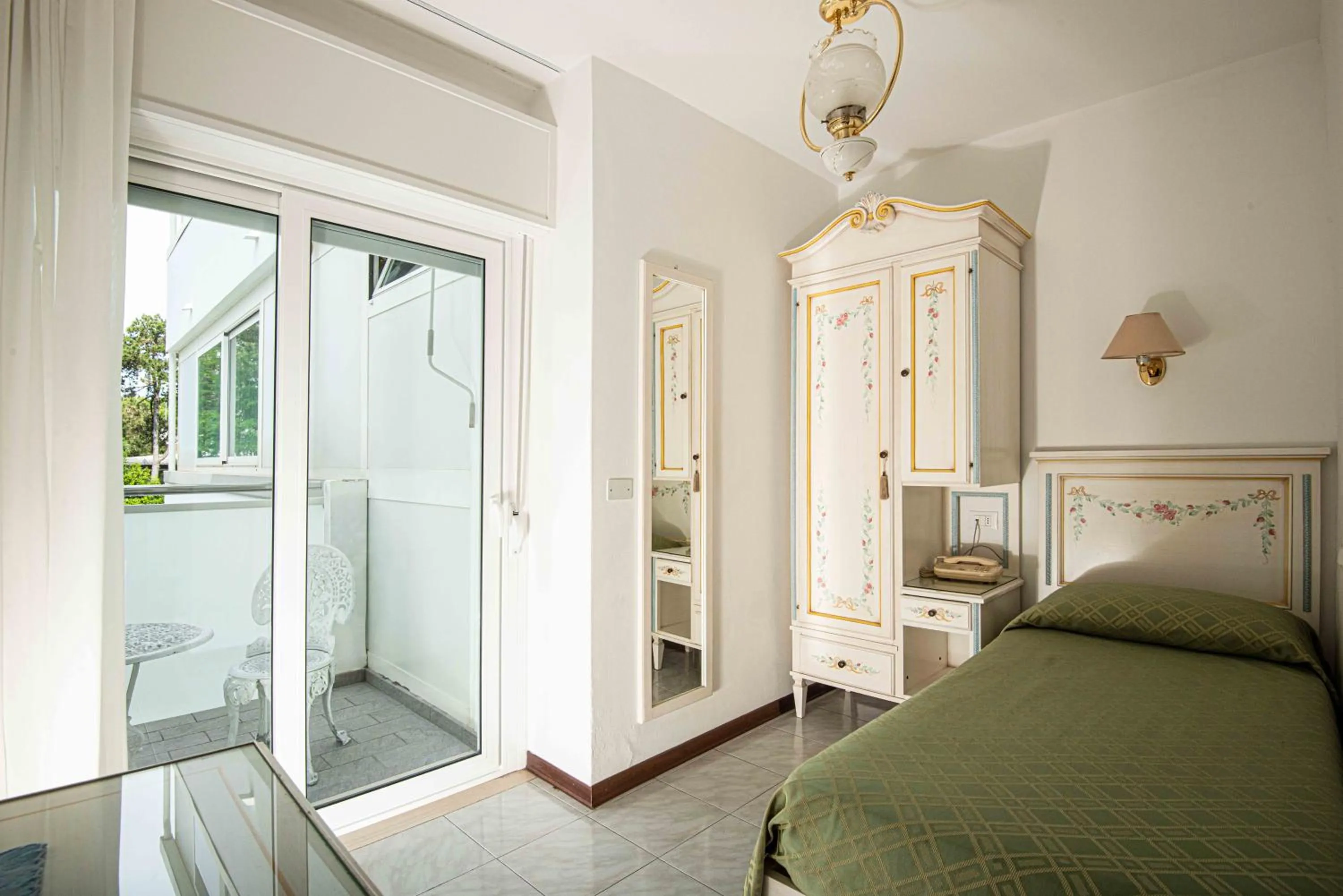 Bedroom, Bed in Hotel Oasi