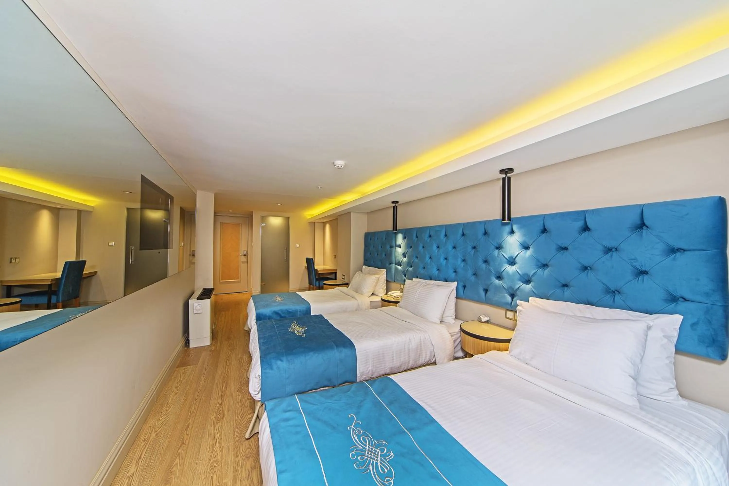 Photo of the whole room, Bed in History Hotel