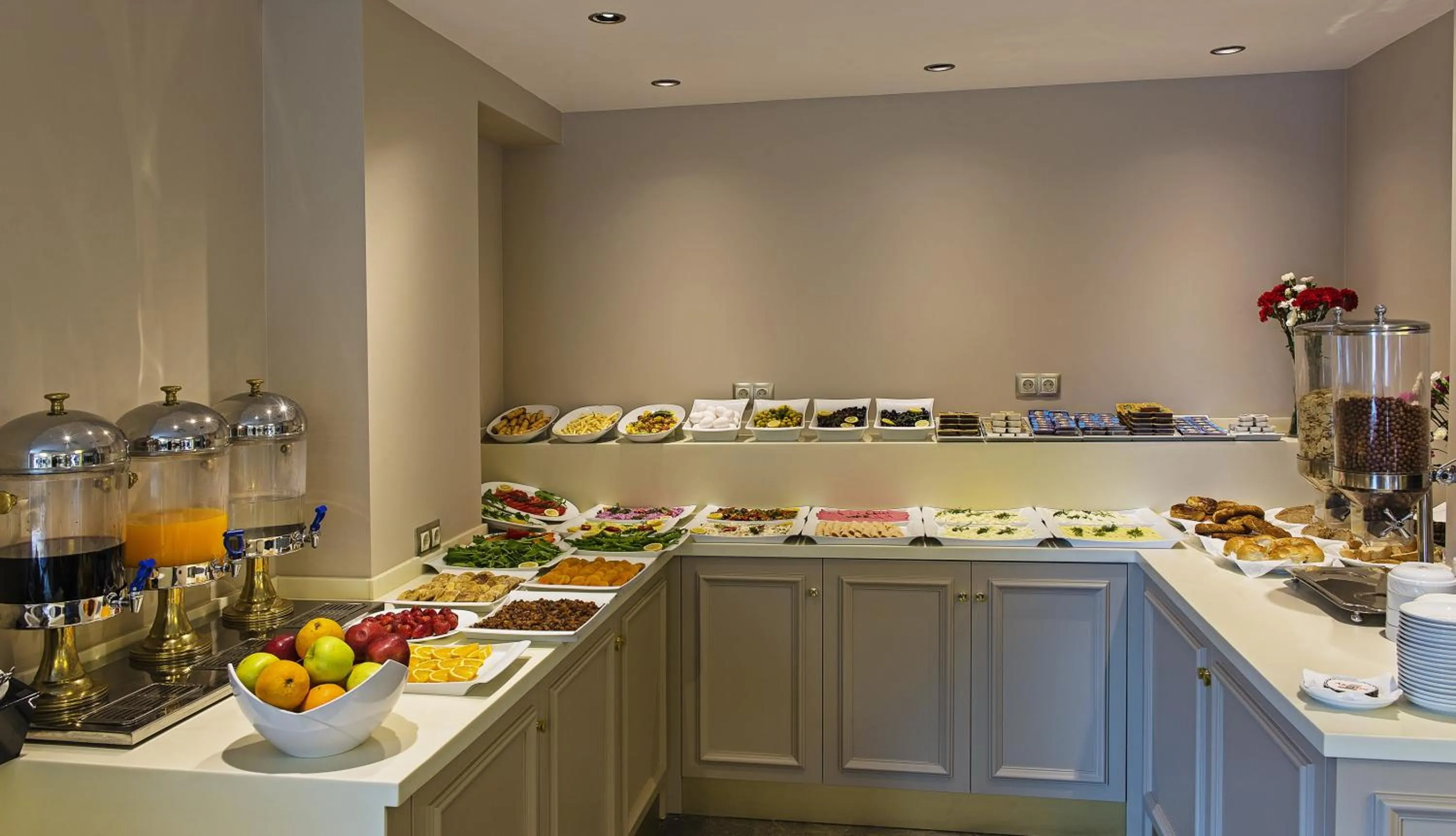 Restaurant/places to eat in History Hotel