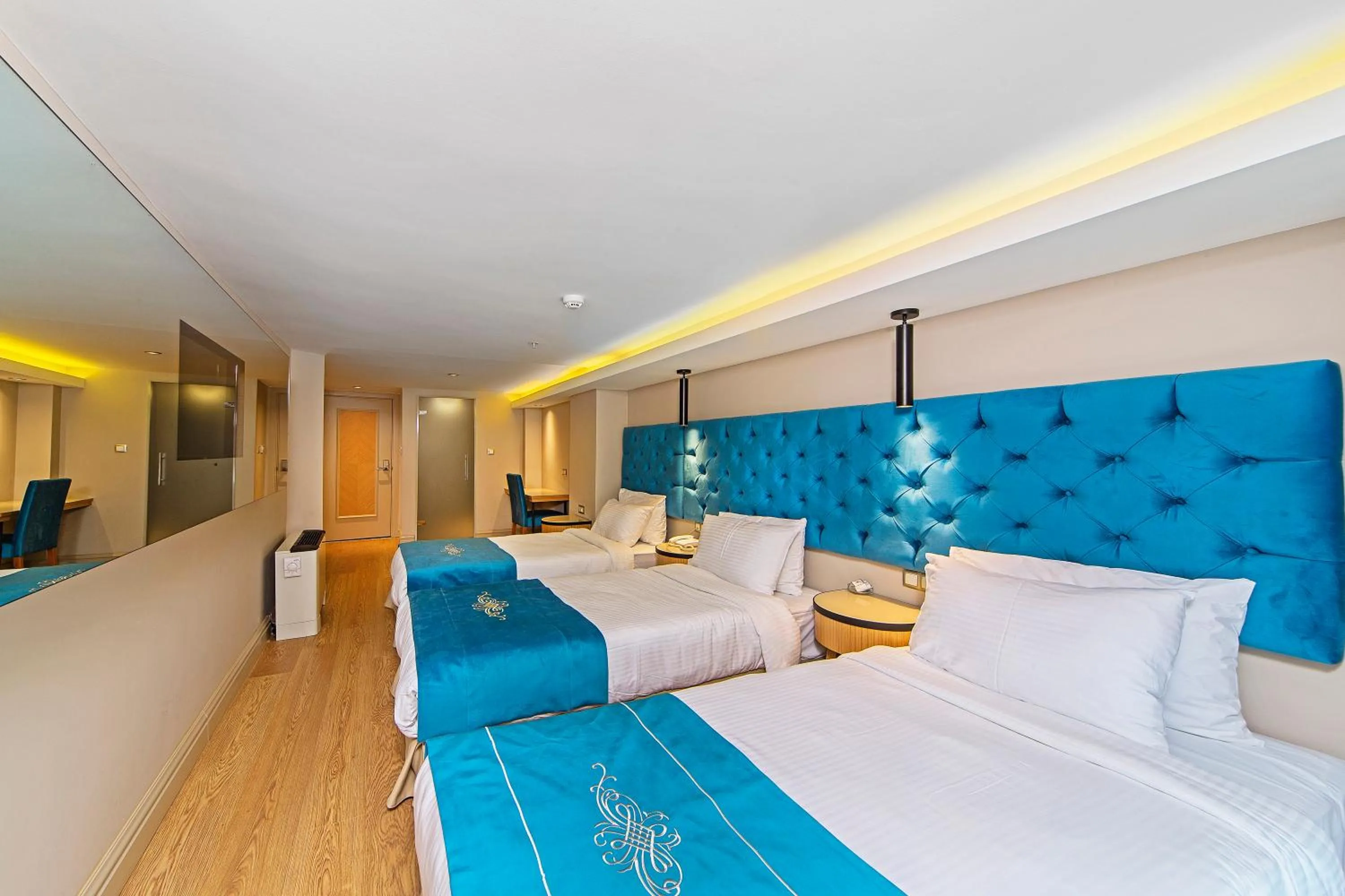 Photo of the whole room, Bed in History Hotel