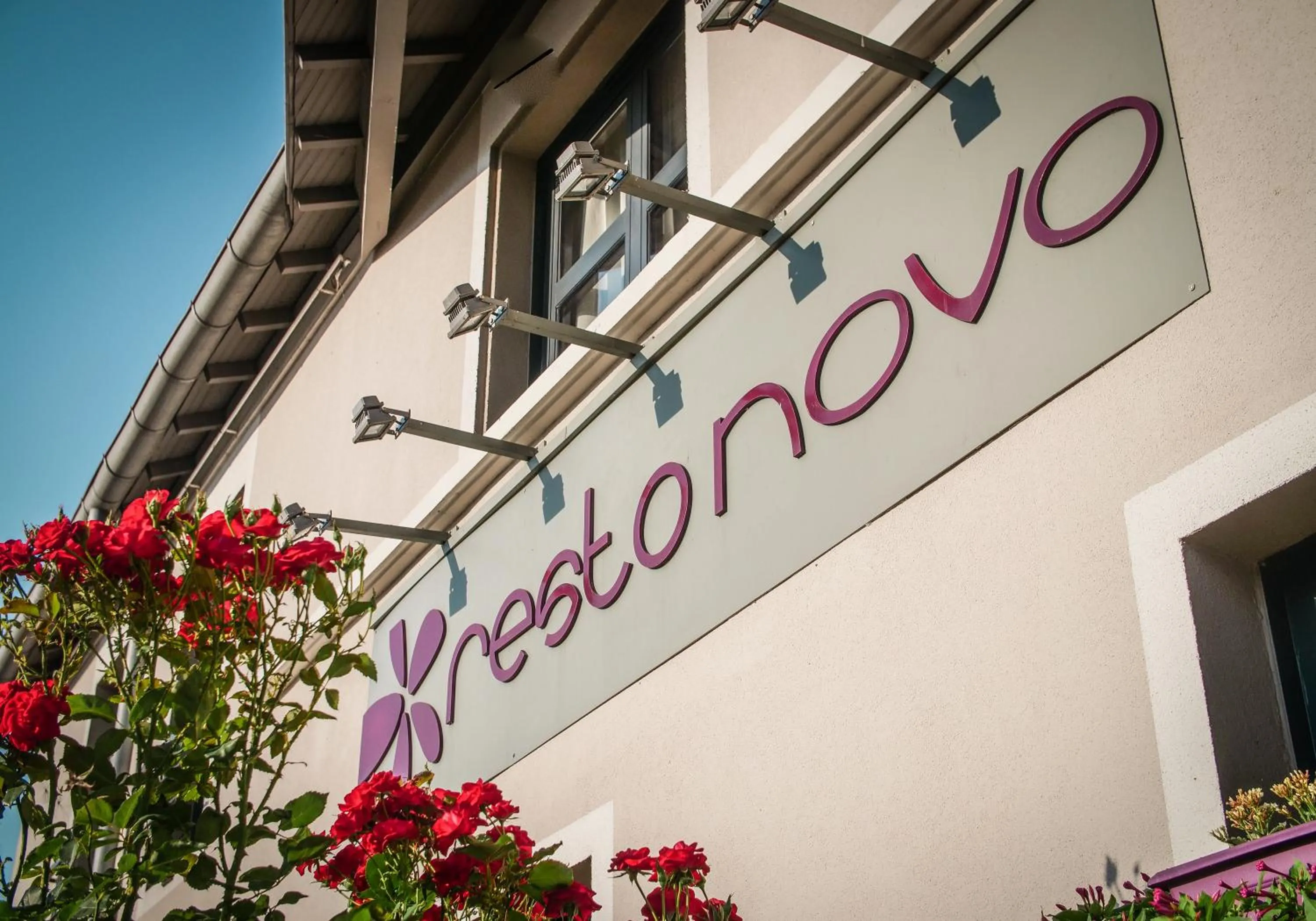 Facade/entrance in Hotel Inn Design Sedan