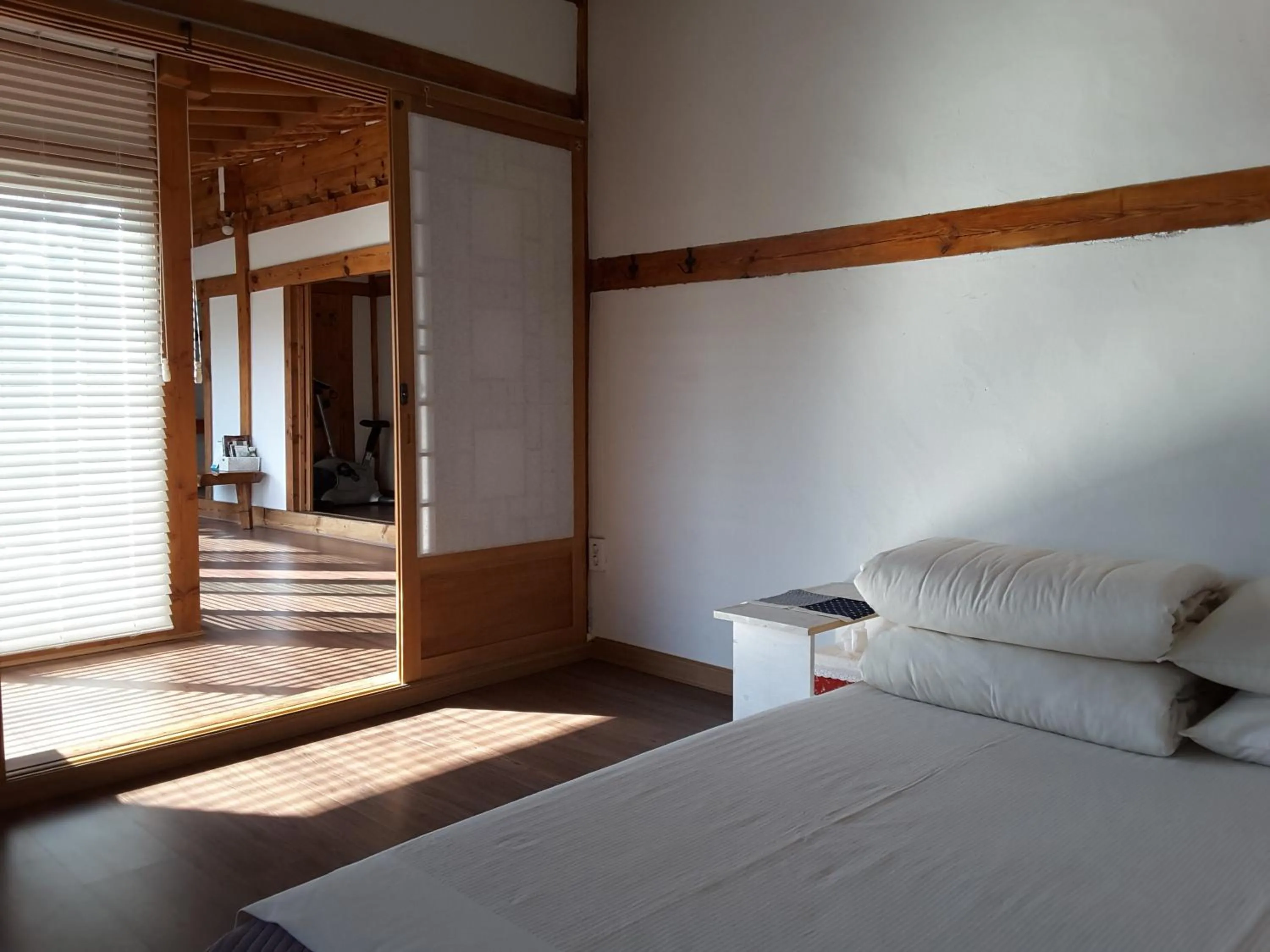 Bed in Yettle Hanok Stay