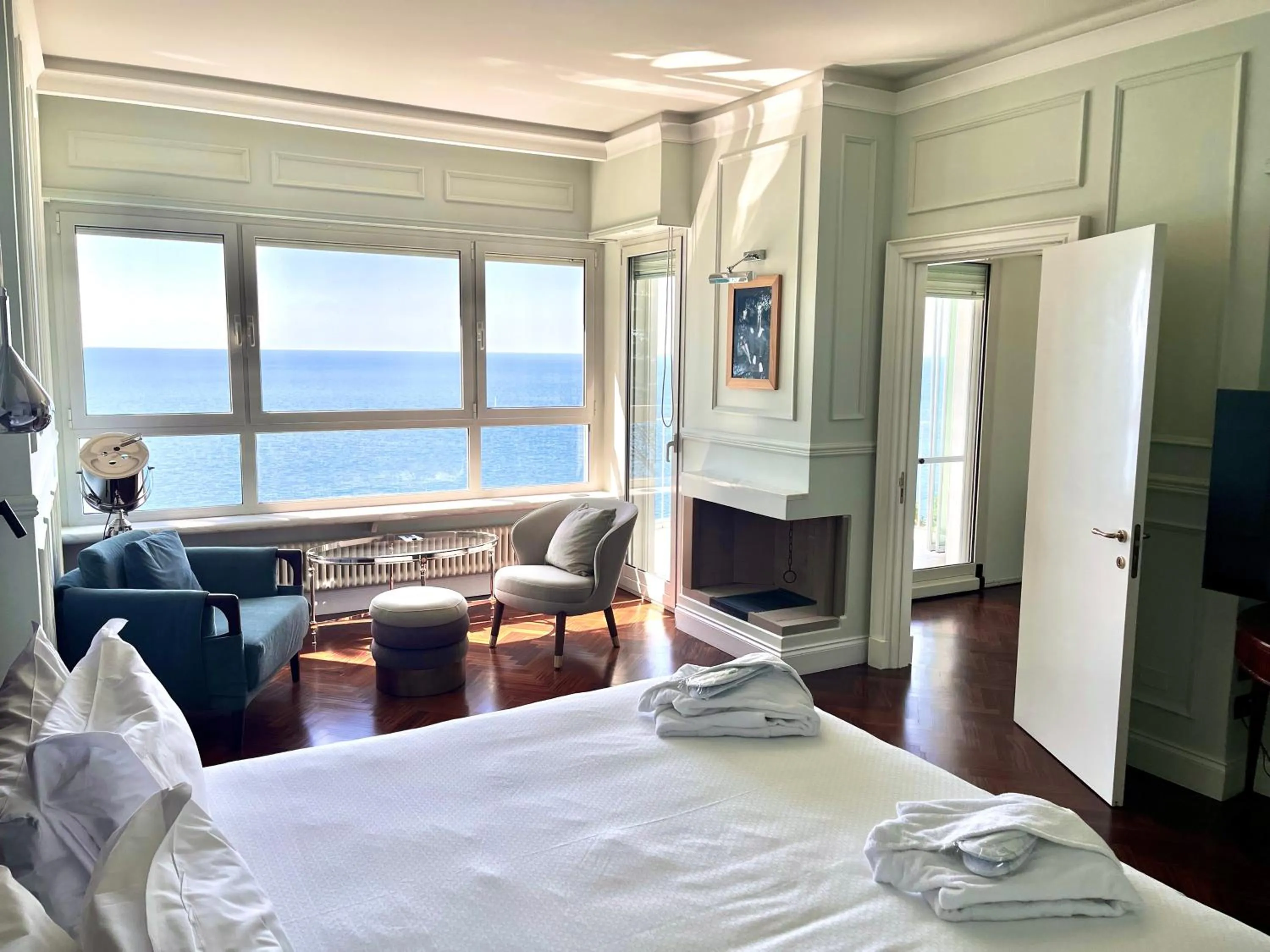 Hotel Riviera & Maximilian's