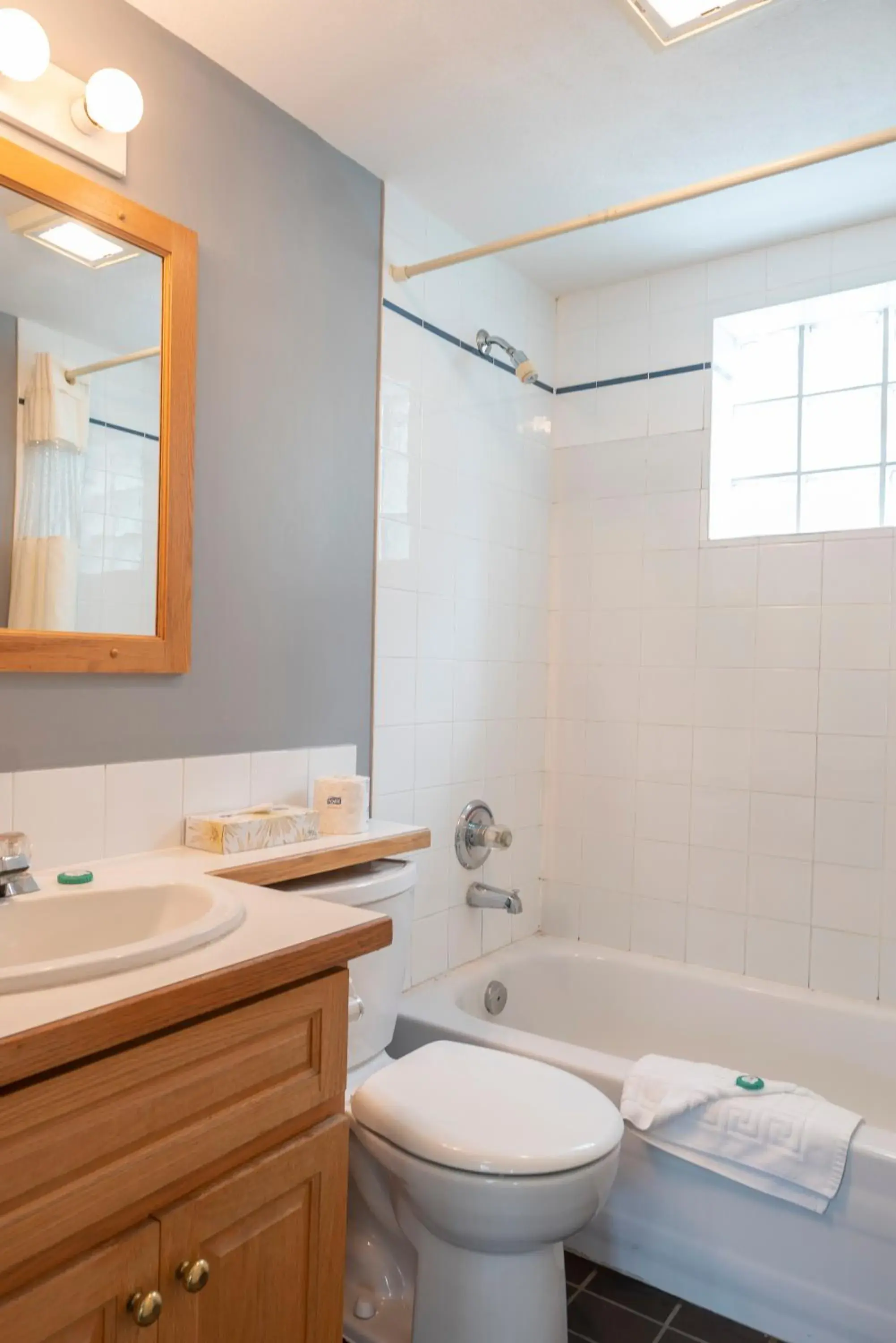 Standard Two-Bedroom Suite in Tiki Shores Inn & Suites Standard Two-Bedroom Suite in Tiki Shores Inn & Suites