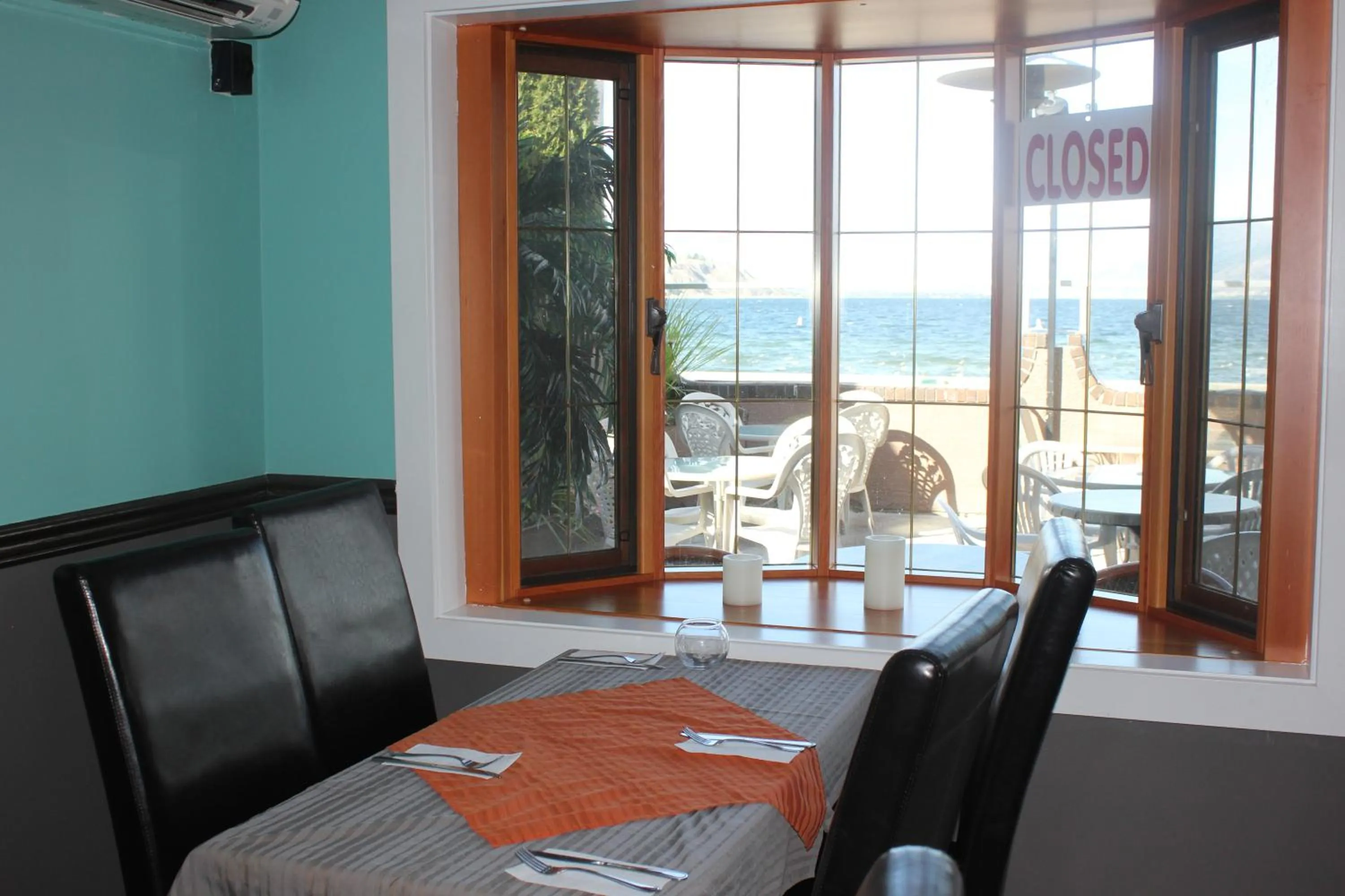 Restaurant/places to eat in Tiki Shores Inn & Suites