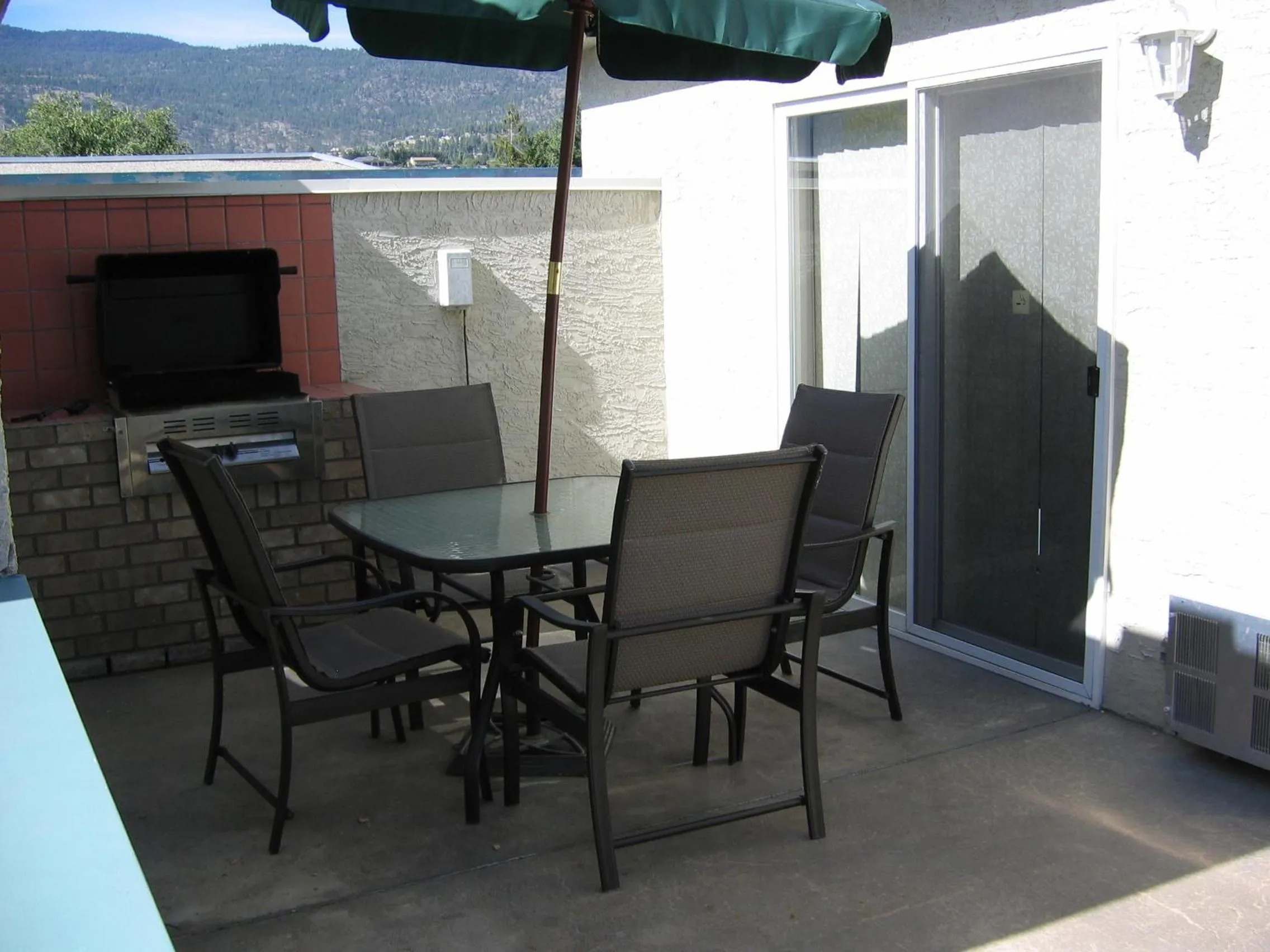 Facade/entrance in Tiki Shores Inn & Suites