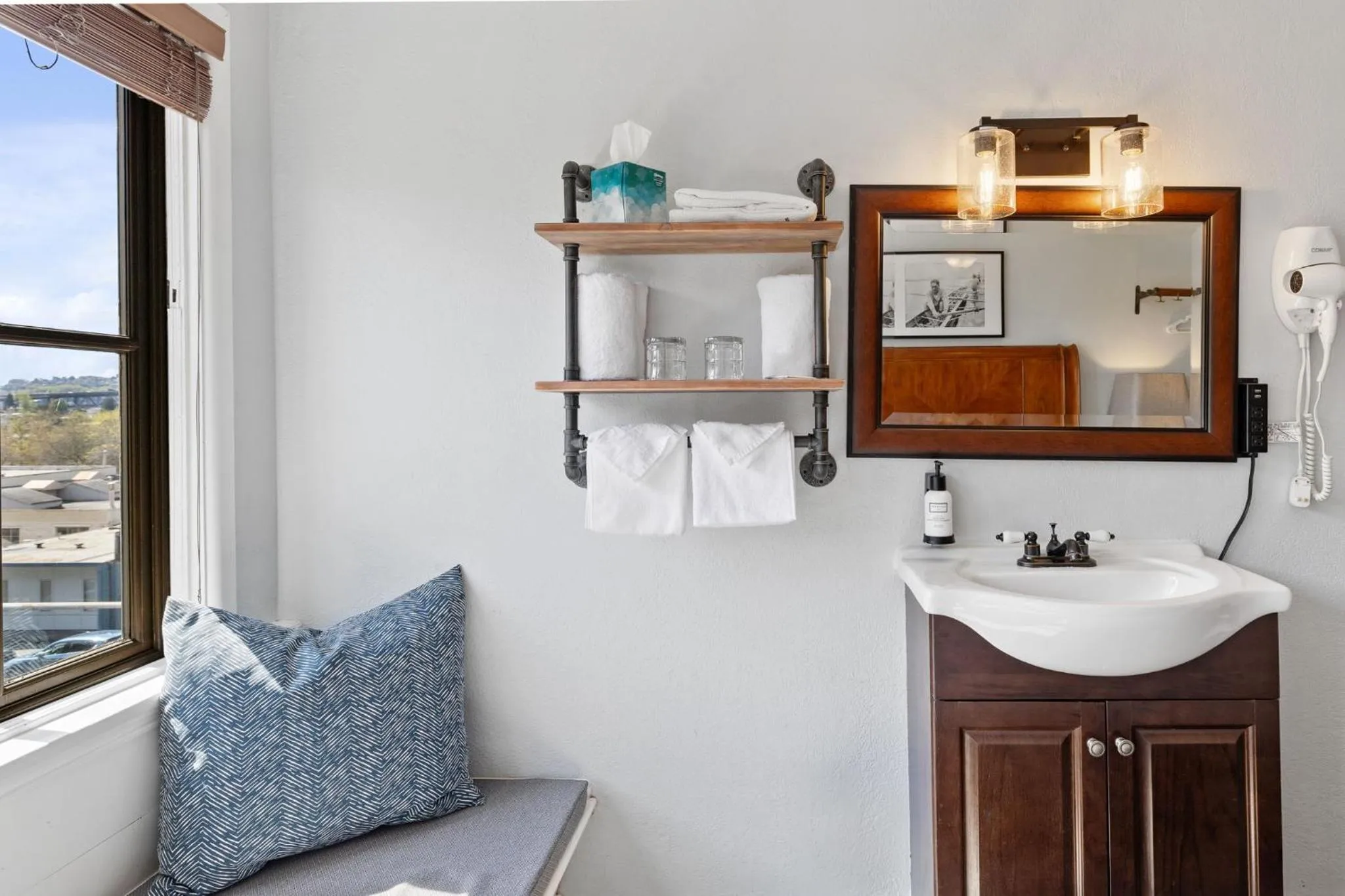 Bedroom in College Inn Hotel