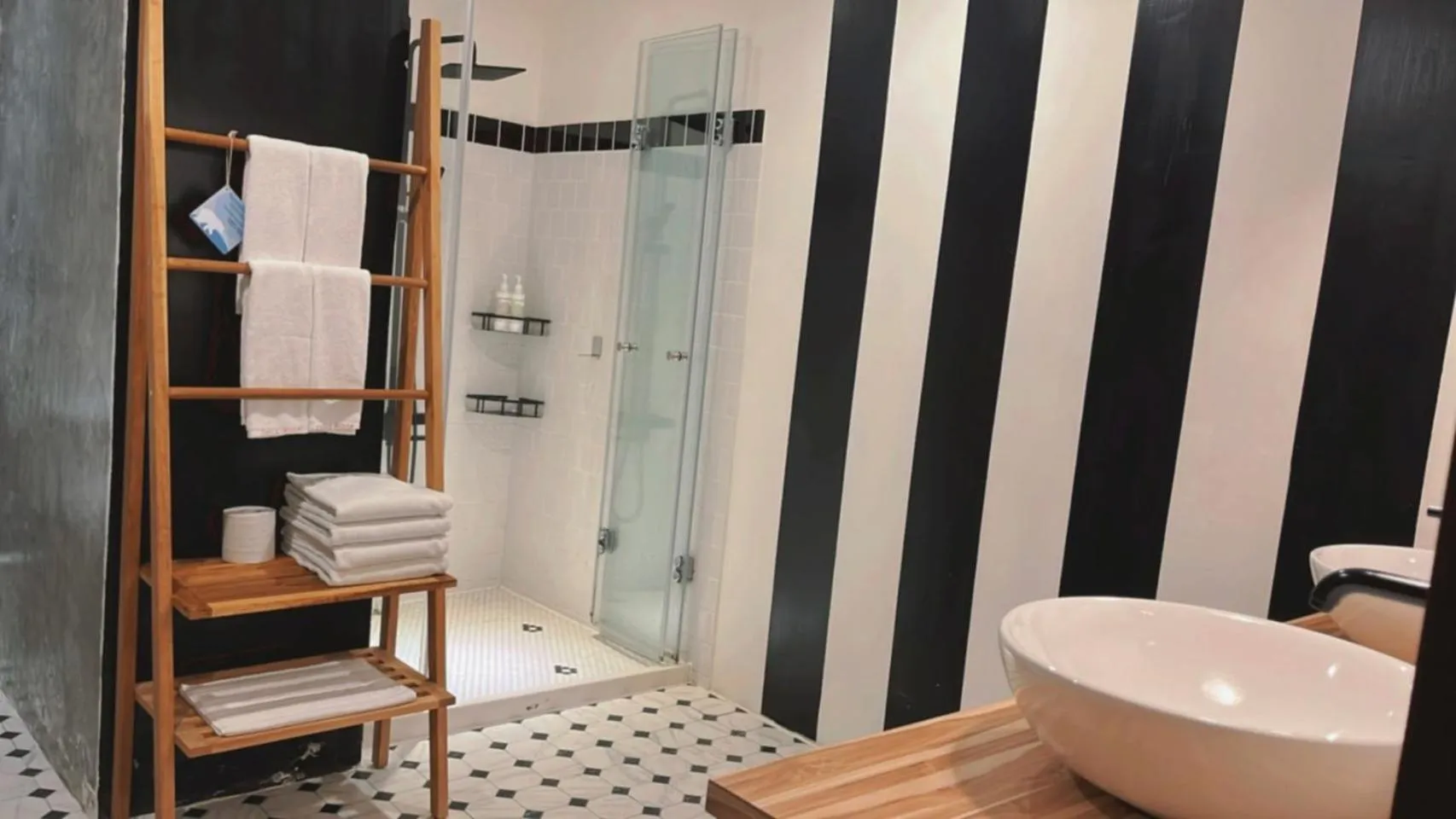 Shower in Chill Roof Hotel