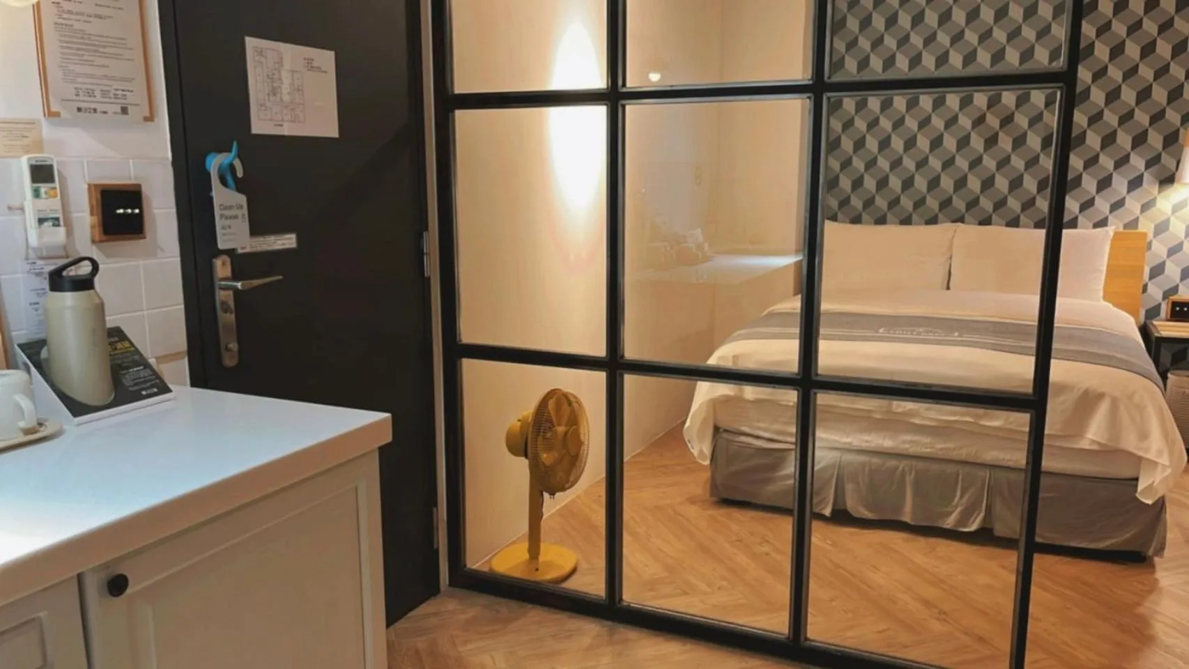 Photo of the whole room, Bed in Chill Roof Hotel