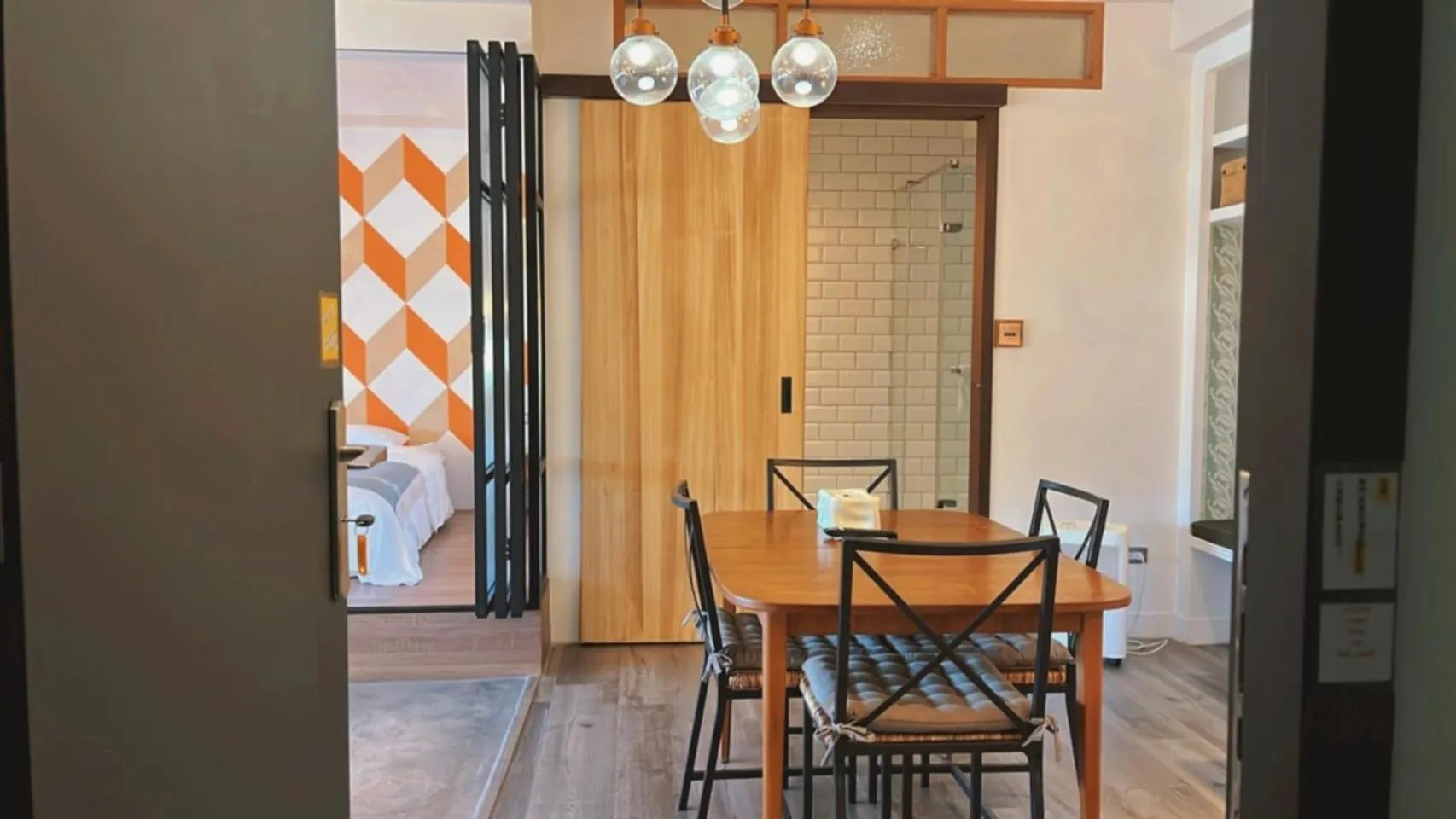 Dining area in Chill Roof Hotel