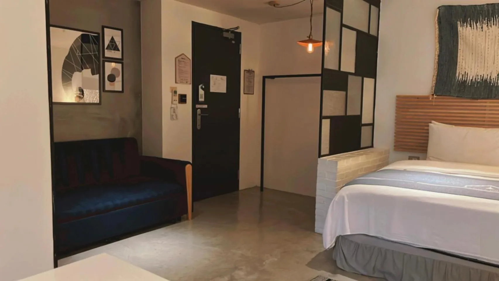 Photo of the whole room, Bed in Chill Roof Hotel