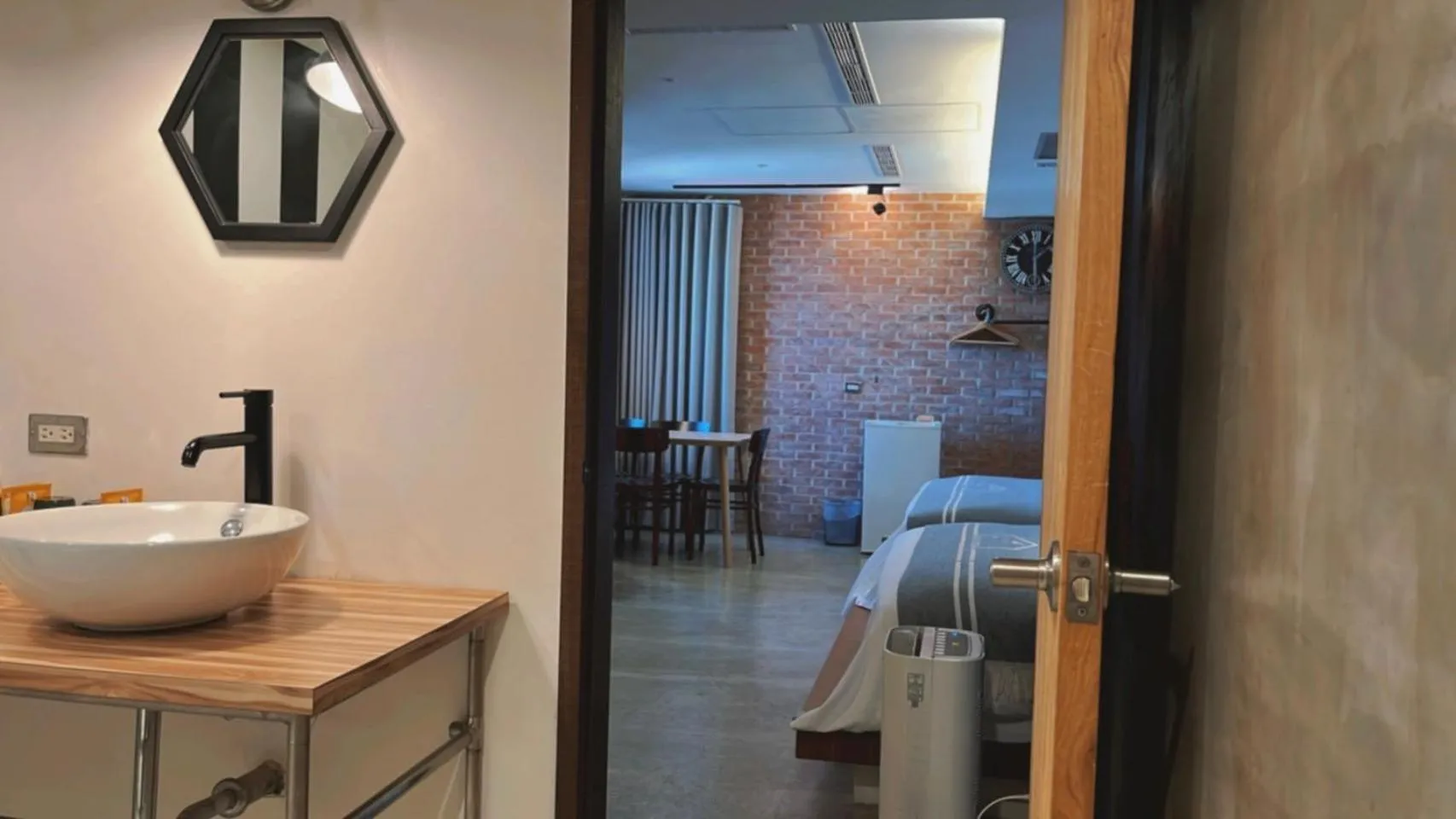 Photo of the whole room in Chill Roof Hotel