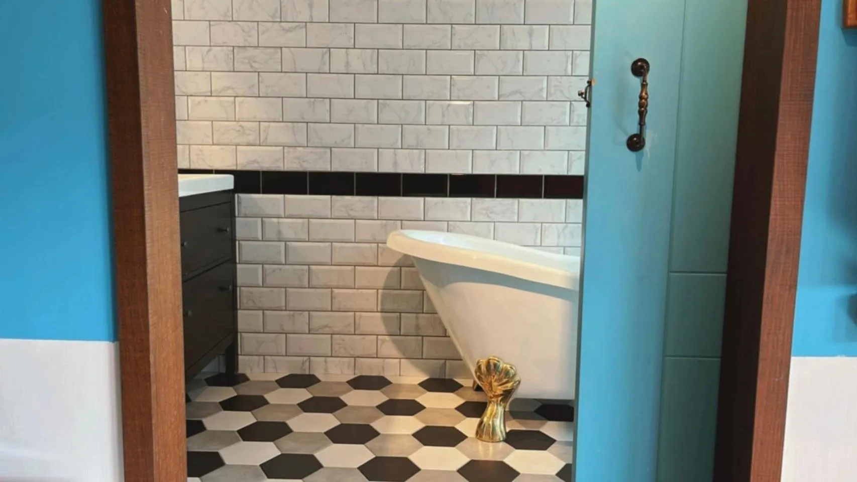 Bathroom in Chill Roof Hotel