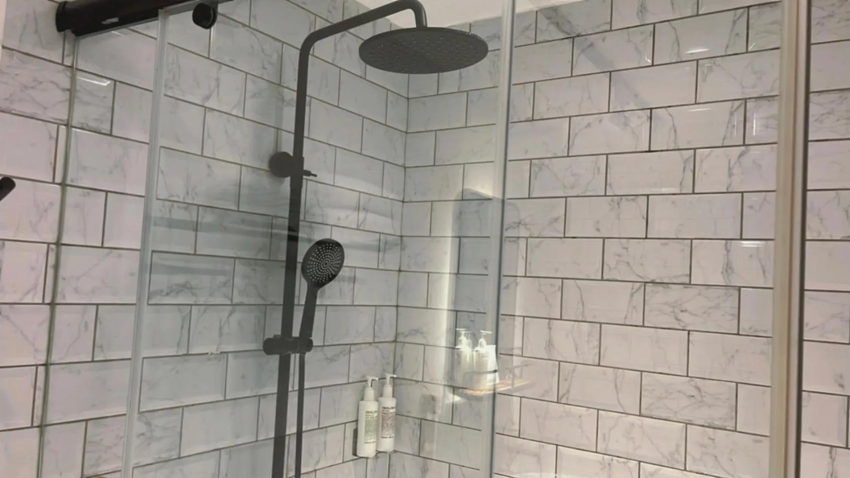 Shower in Chill Roof Hotel