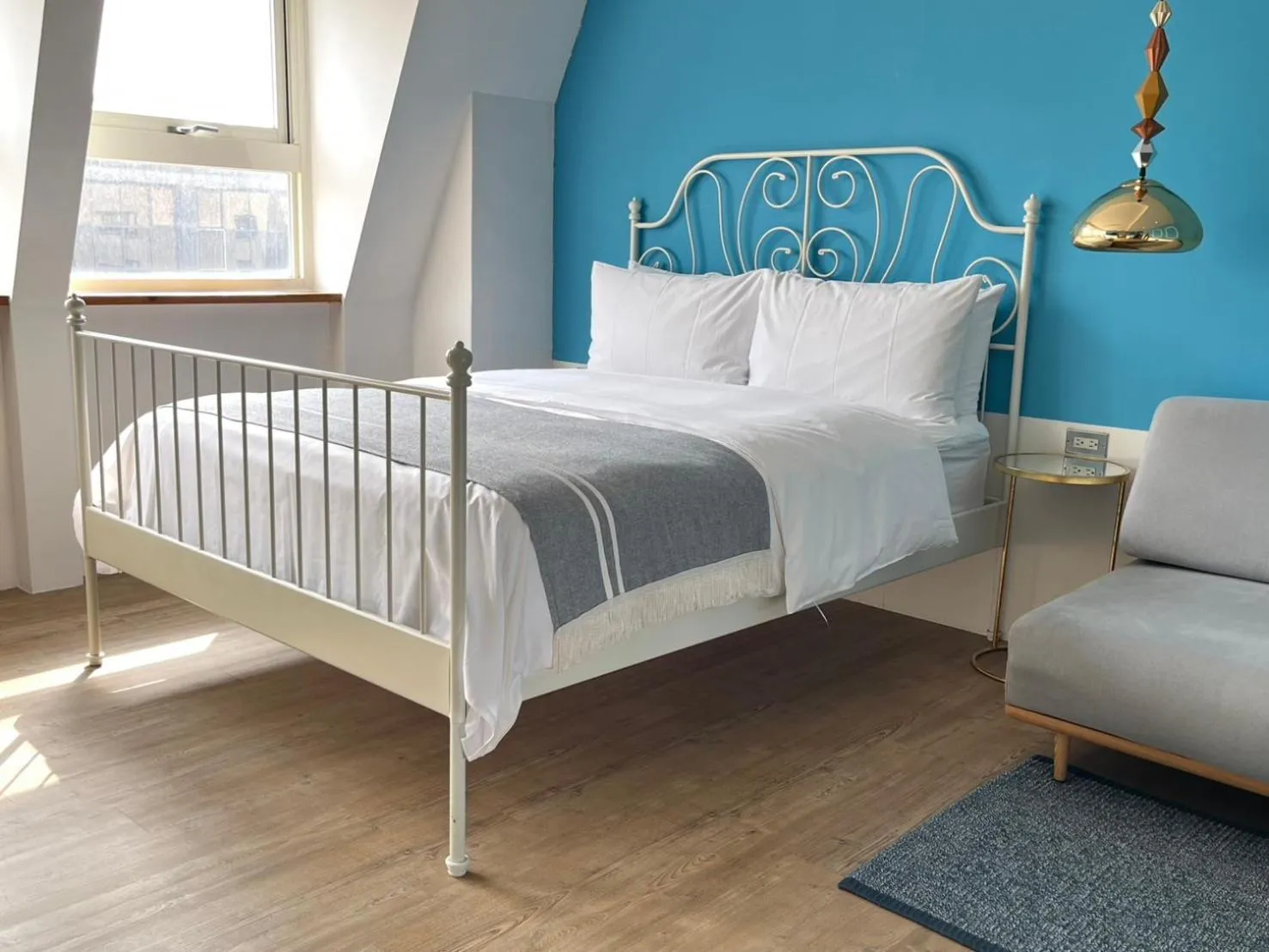 Photo of the whole room, Bed in Chill Roof Hotel