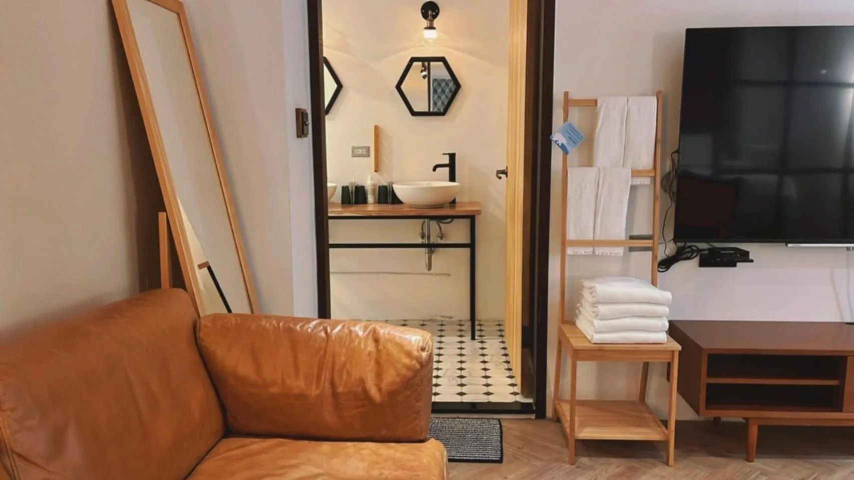 Photo of the whole room in Chill Roof Hotel